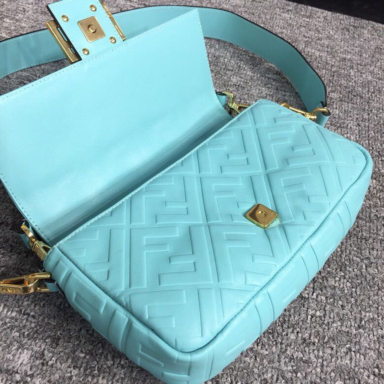 Top QualityTop Quality Baguette Nappa Light Blue For Women, Women’s Handbags, Shoulder And Crossbody Bags 10in/27cm FF 8BR600