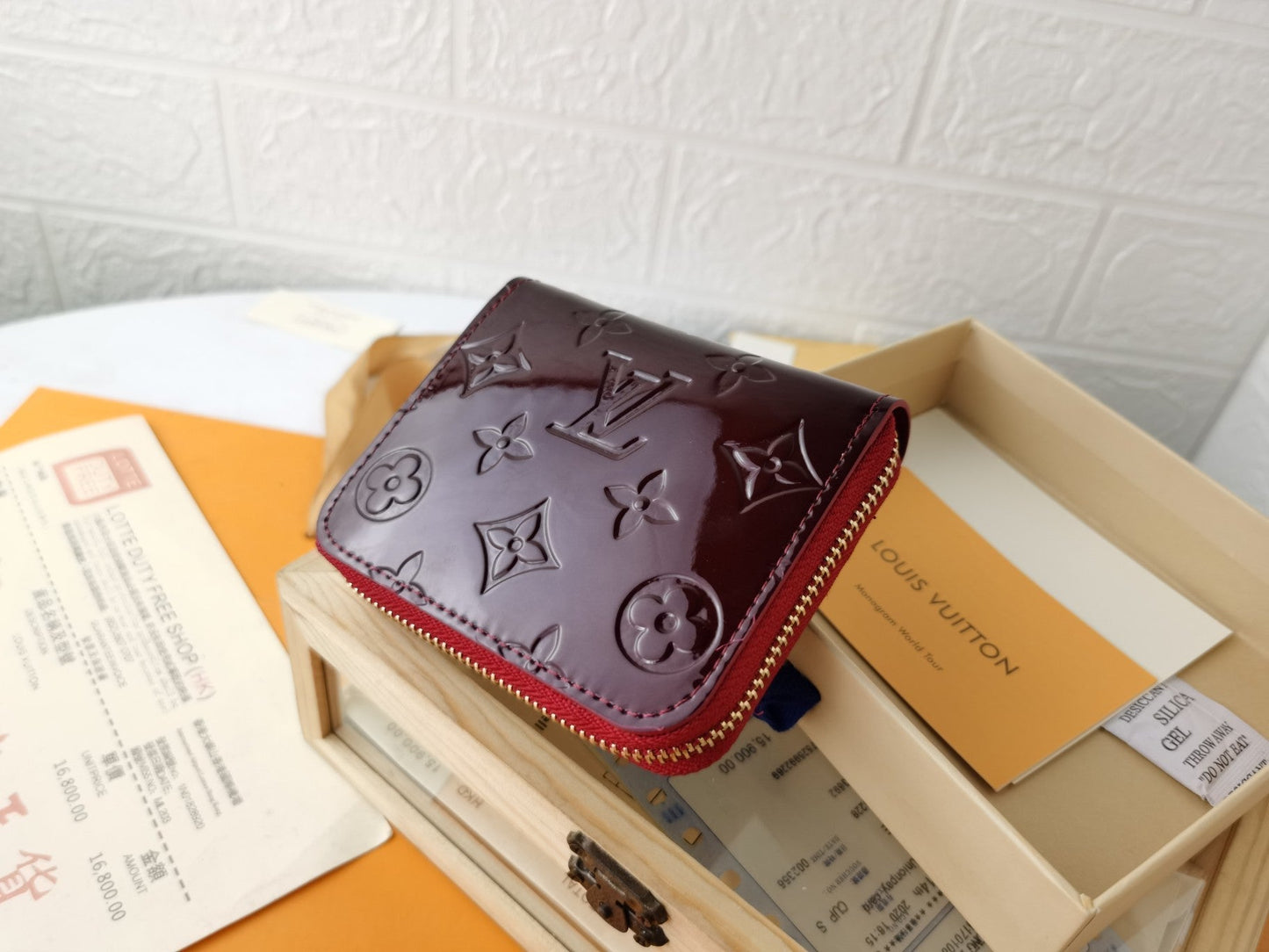 EN - New 1:1 rep  Wallet LUV 123