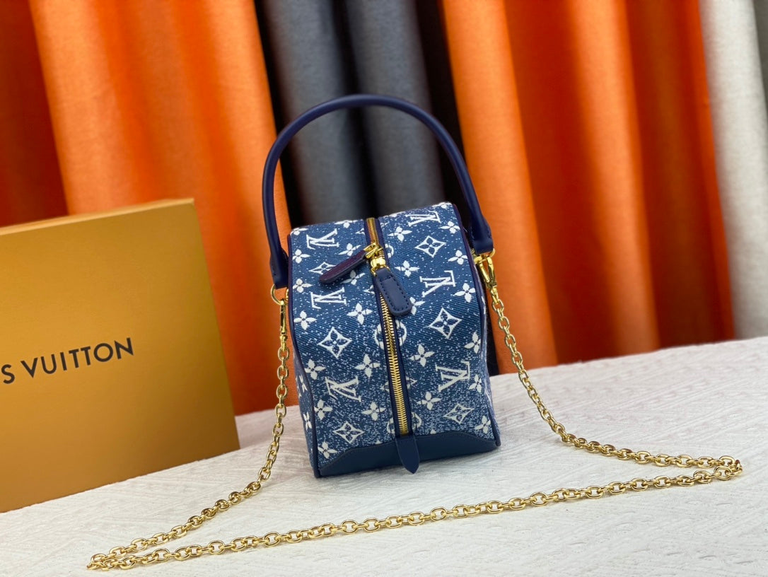 EN - New 1:1 rep  Bags LUV 677