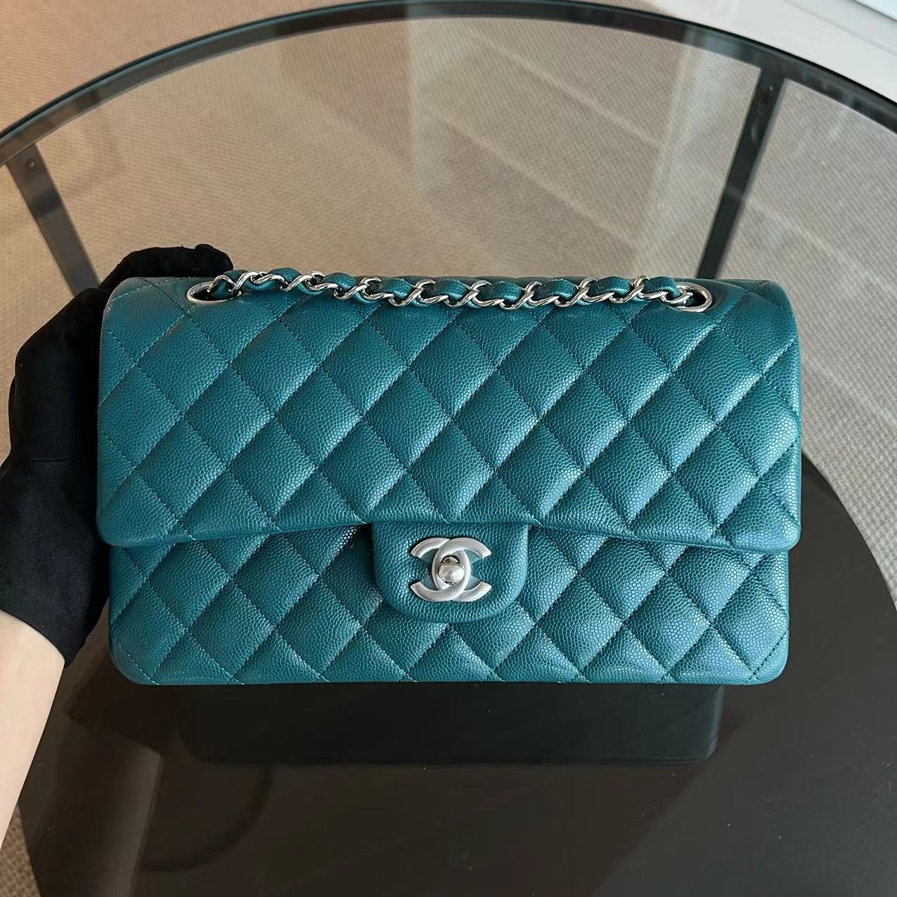 *Un d* Chanel Classic Flap Medium - Caviar Quilted Calfskin Green Blue SHW No 26