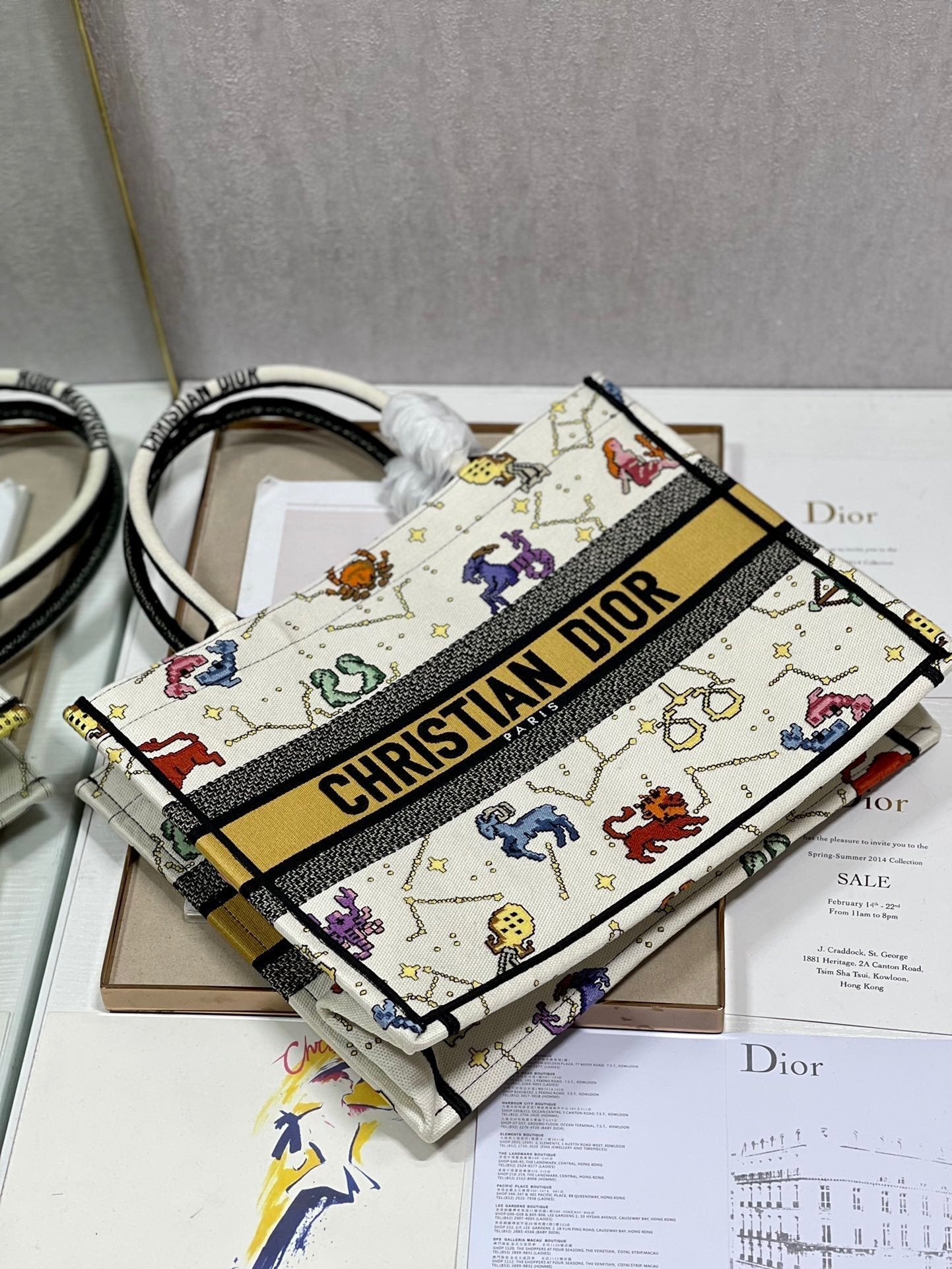 Top Quality MeTop Qualityum Book Tote White Multicolor, For Women, Womens Handbags 14in/36cm CD