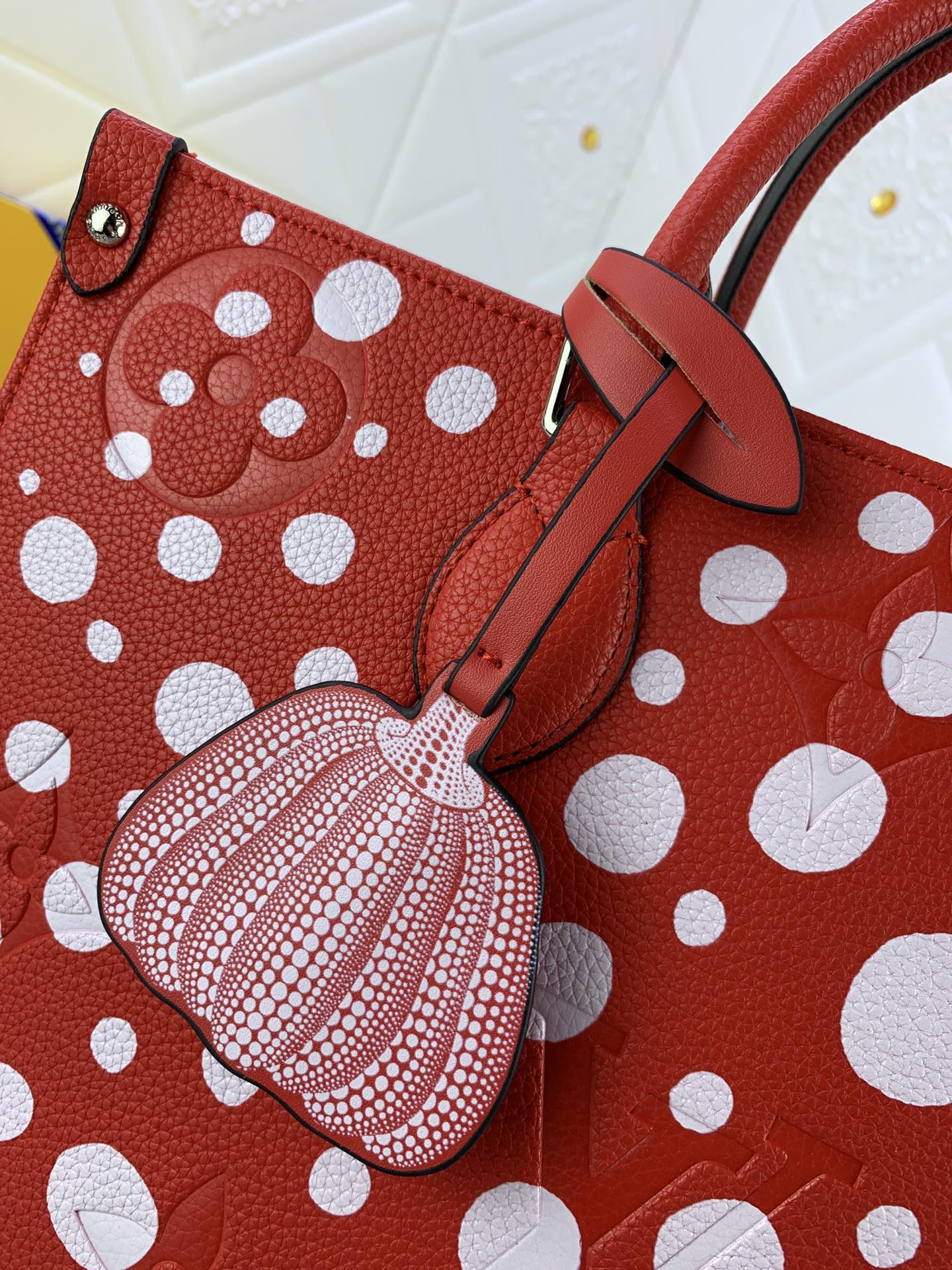 EN - New 1:1 rep Bag LUV 633