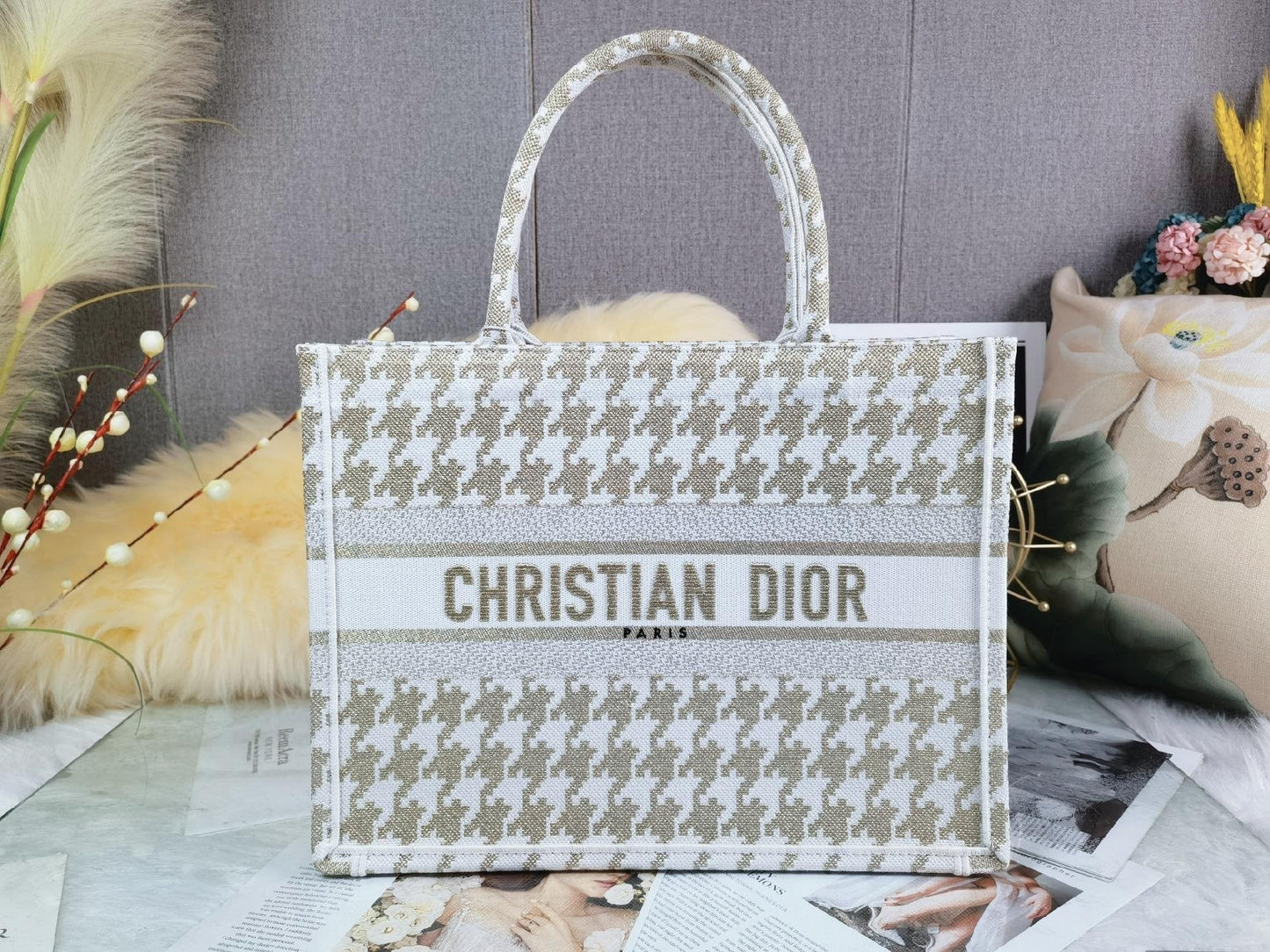 Top Quality MeTop Qualityum Book Tote Gold White, For Women, Women’s Handbags 14in/36cm CD