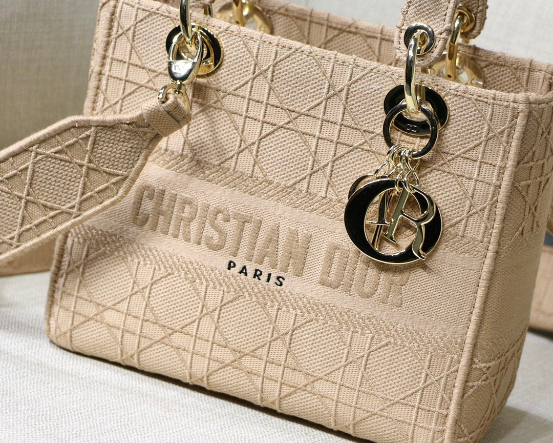 Top Quality MeTop Qualityum Lady Bag Gold Toned Hardware Beige For Women 9.5in/24cm CD
