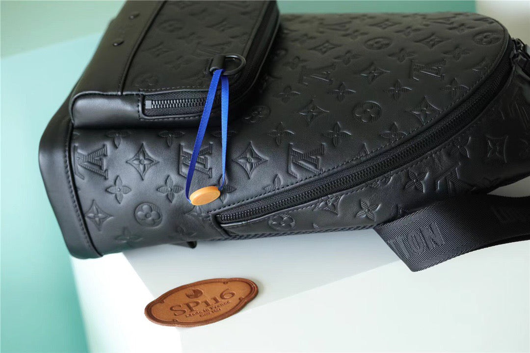Top Quality Racer Slingbag Monogram Shadow Black For Men, Backpacks 16.5in/42cm Top Quality M46107