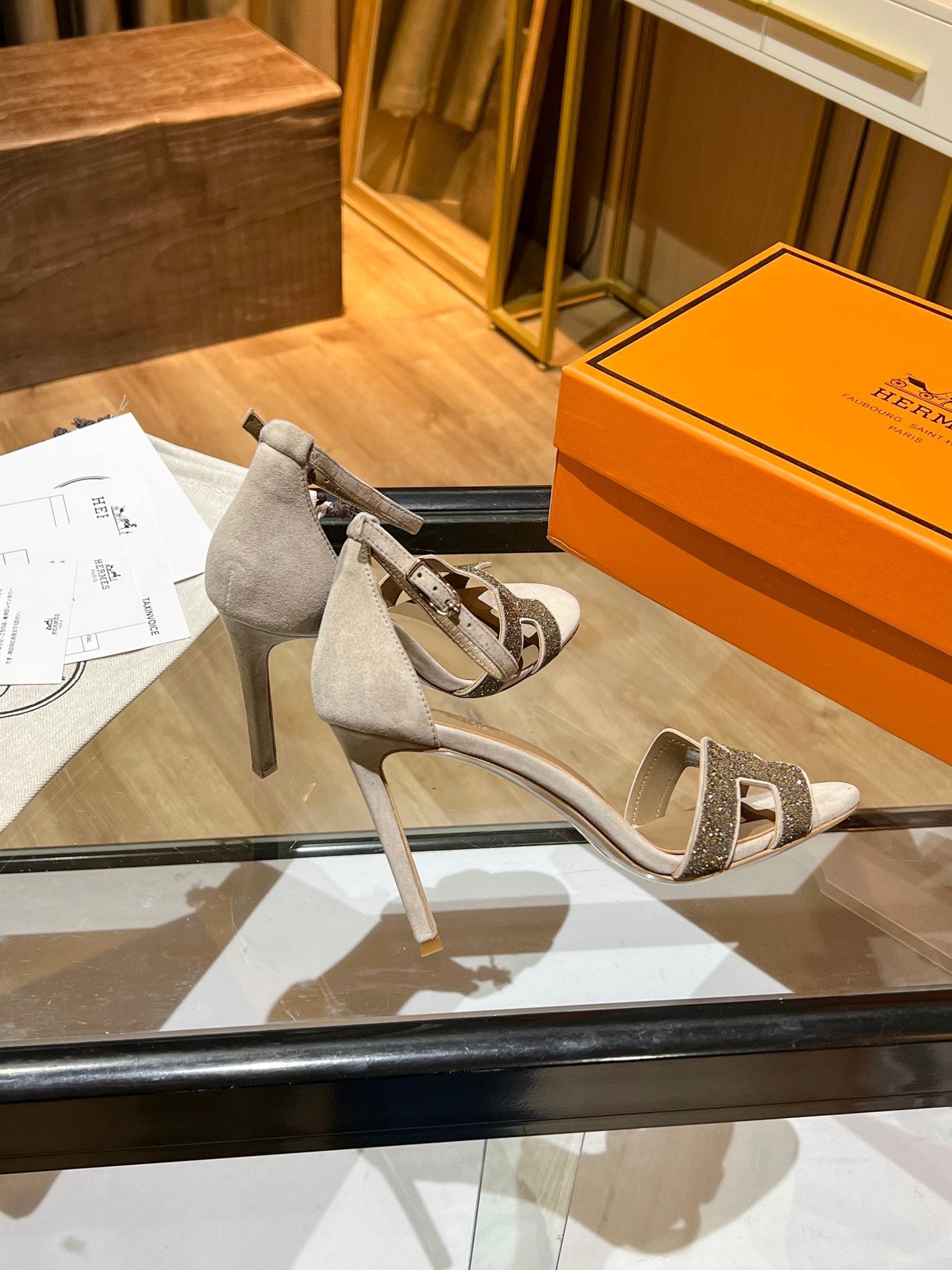 New 1:1 rep HM HIGH HEELS 026