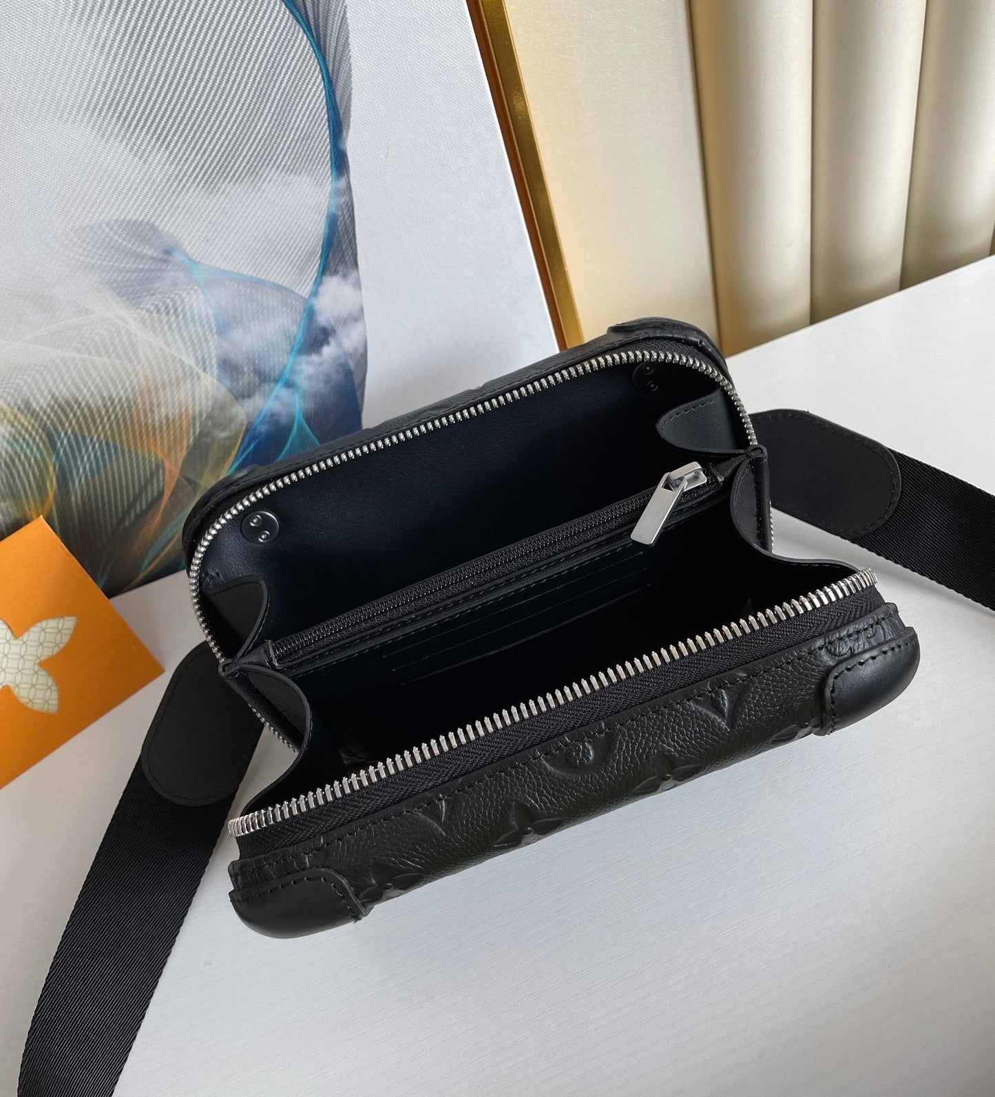 Top Quality Horizon Clutch Taurillon Monogram Black For Men, Bags, Shoulder And Crossbody Bags 8.3in/21cm Top Quality M20439