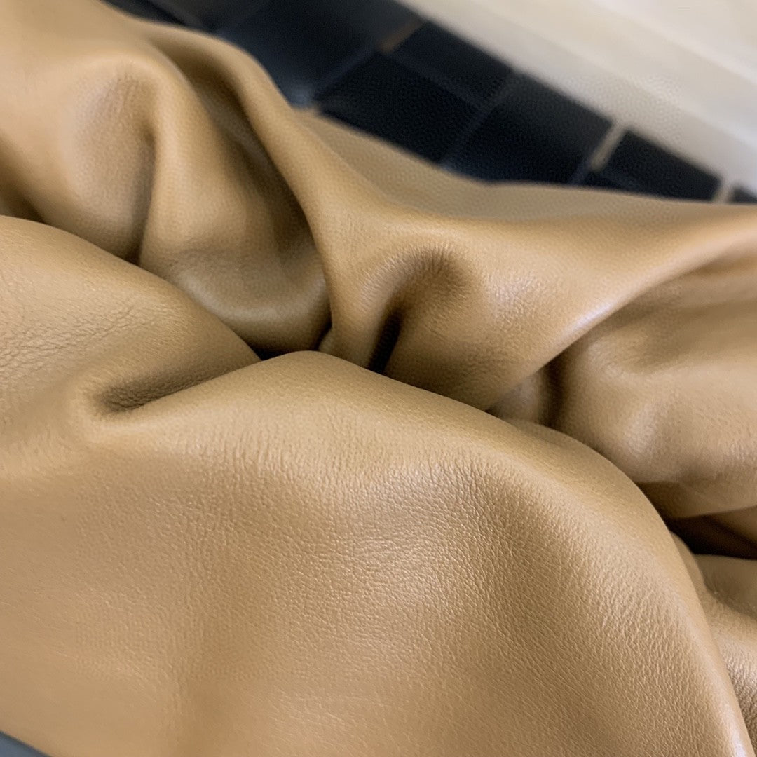 Top Quality Chain Pouch For Women 12.2in/31cm In Camel 620230VCP402618