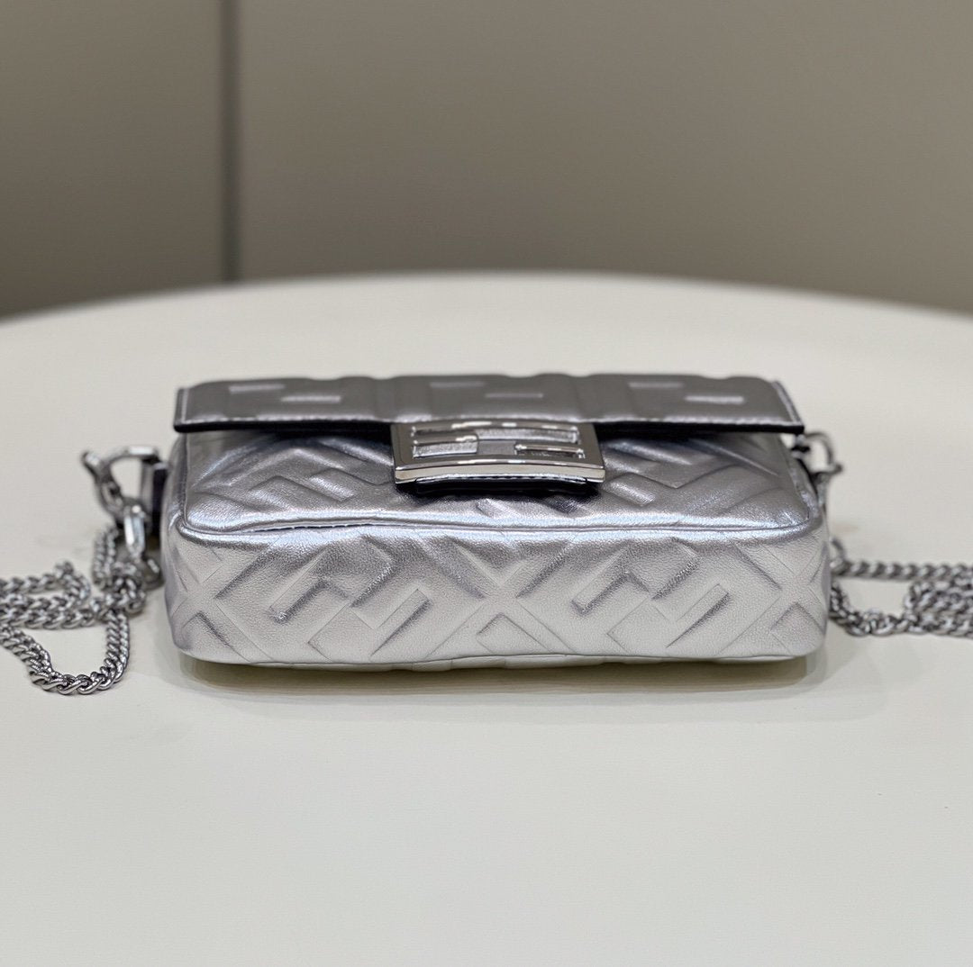 Top QualityTop Quality Baguette Silver For Women, Women’s Handbags, Shoulder And Crossbody Bags 7.5in/19cm FF 8BS017