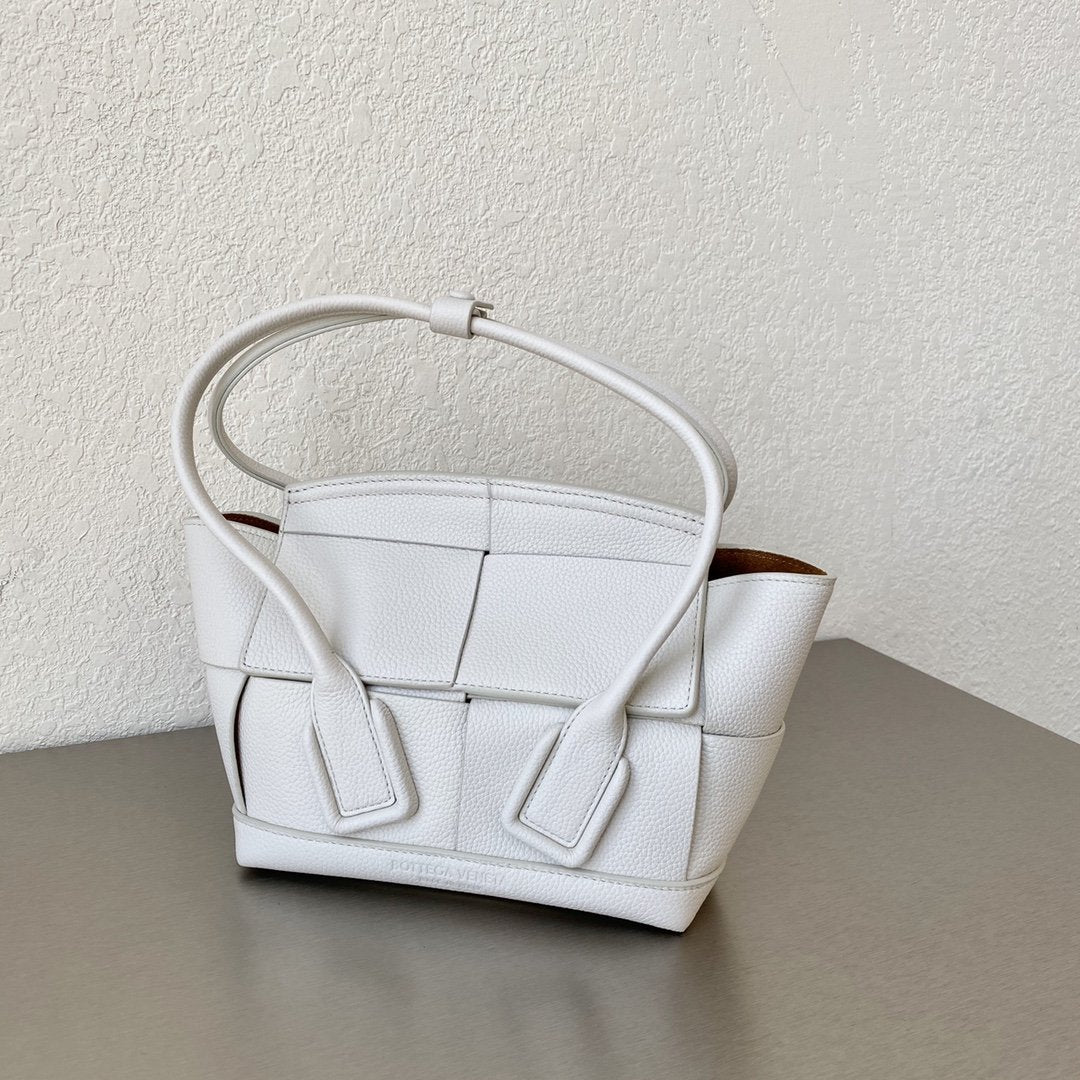 Top Quality Mini Arco White, For Women, Women’s Bags 11.4in/29cm 600606VMAP19005