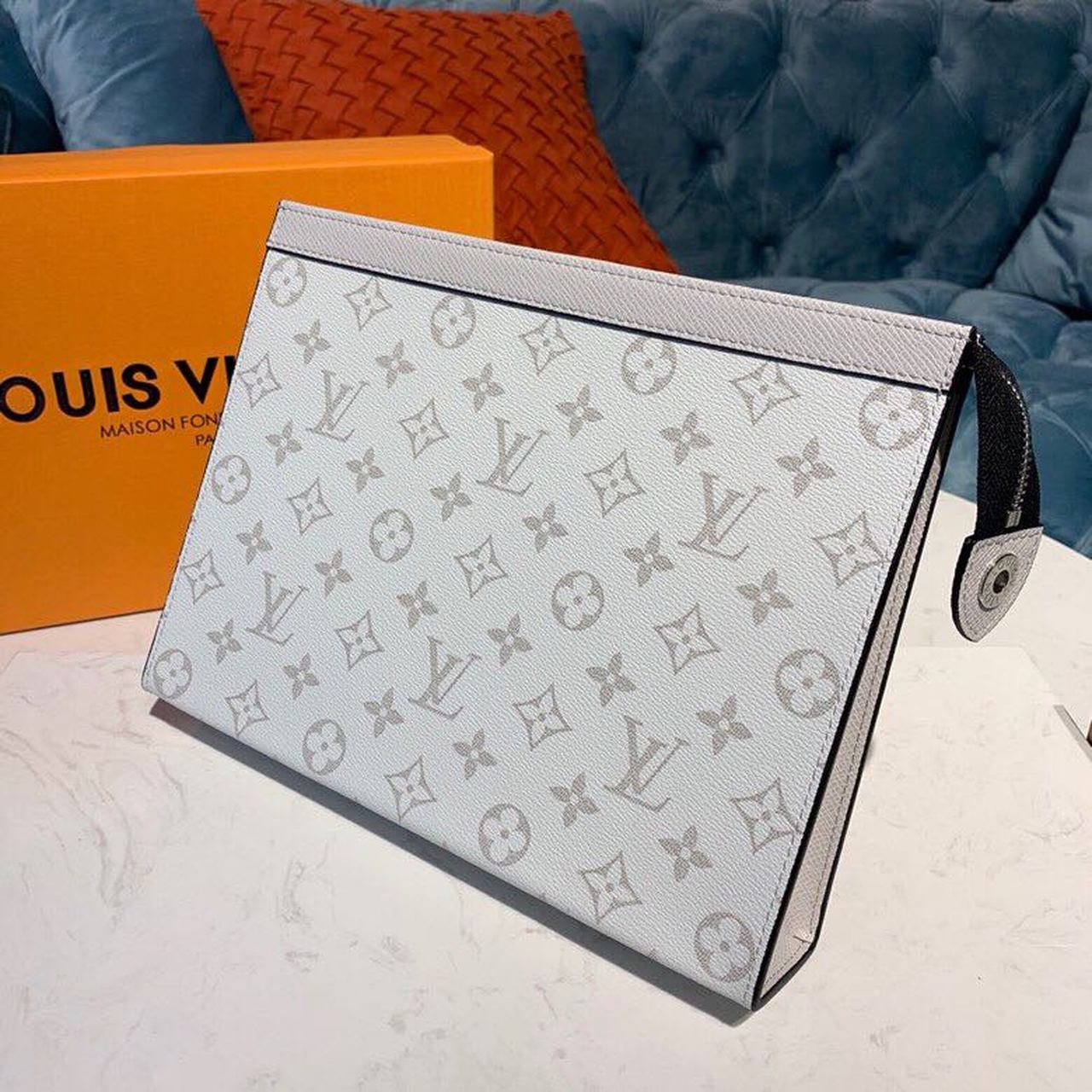 Top Quality Pochette Voyage MM Monogram Eclipse Canvas SiTop Qualityer For Men, Bags, Travel Bags 10.6in/27cm Top Quality