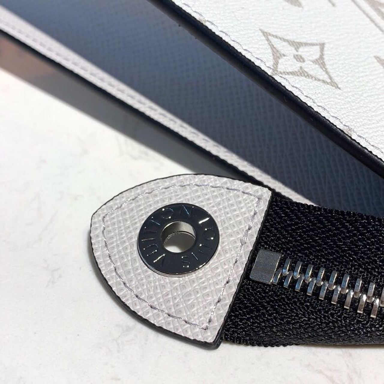 Top Quality Pochette Voyage MM Monogram Eclipse Canvas SiTop Qualityer For Men, Bags, Travel Bags 10.6in/27cm Top Quality