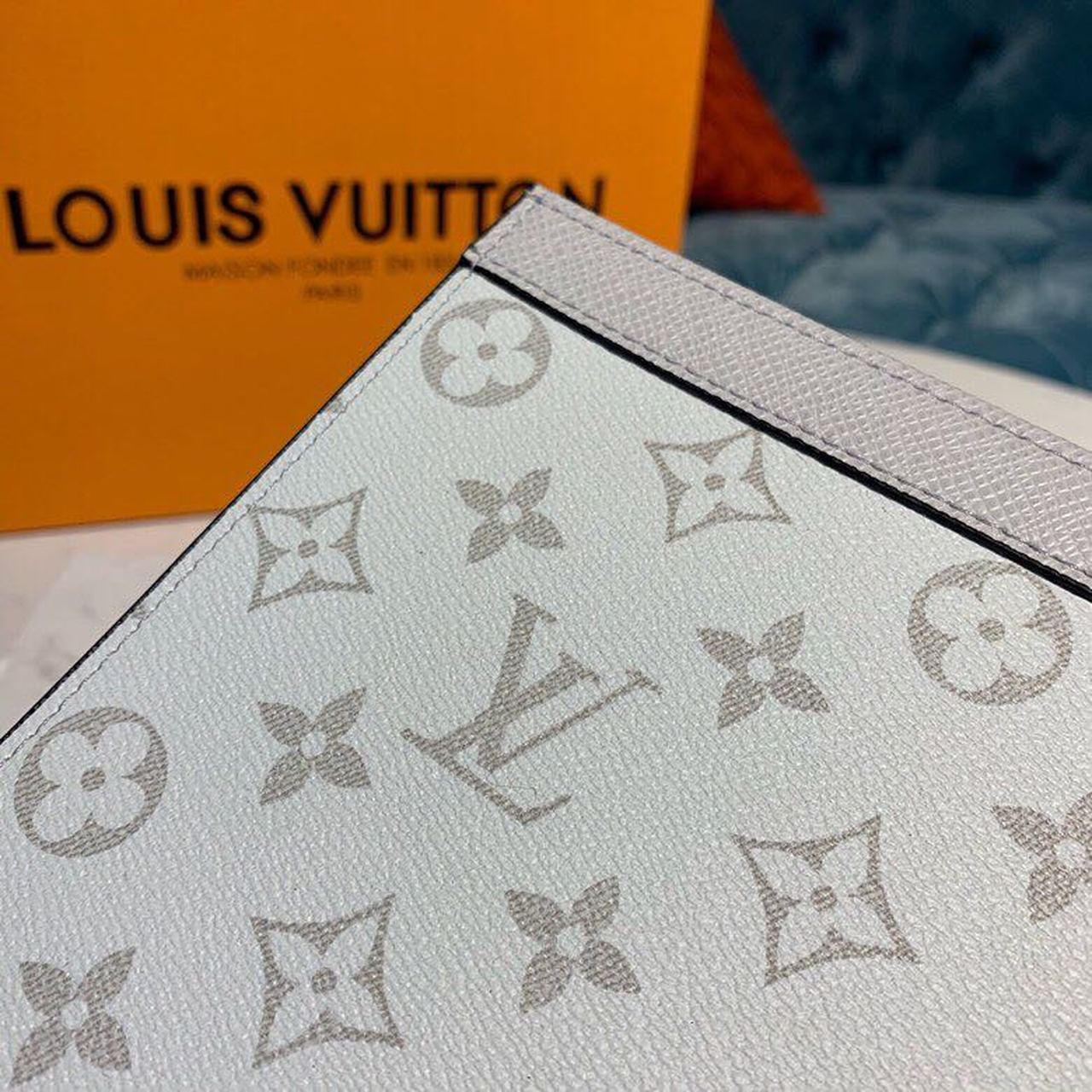 Top Quality Pochette Voyage MM Monogram Eclipse Canvas SiTop Qualityer For Men, Bags, Travel Bags 10.6in/27cm Top Quality