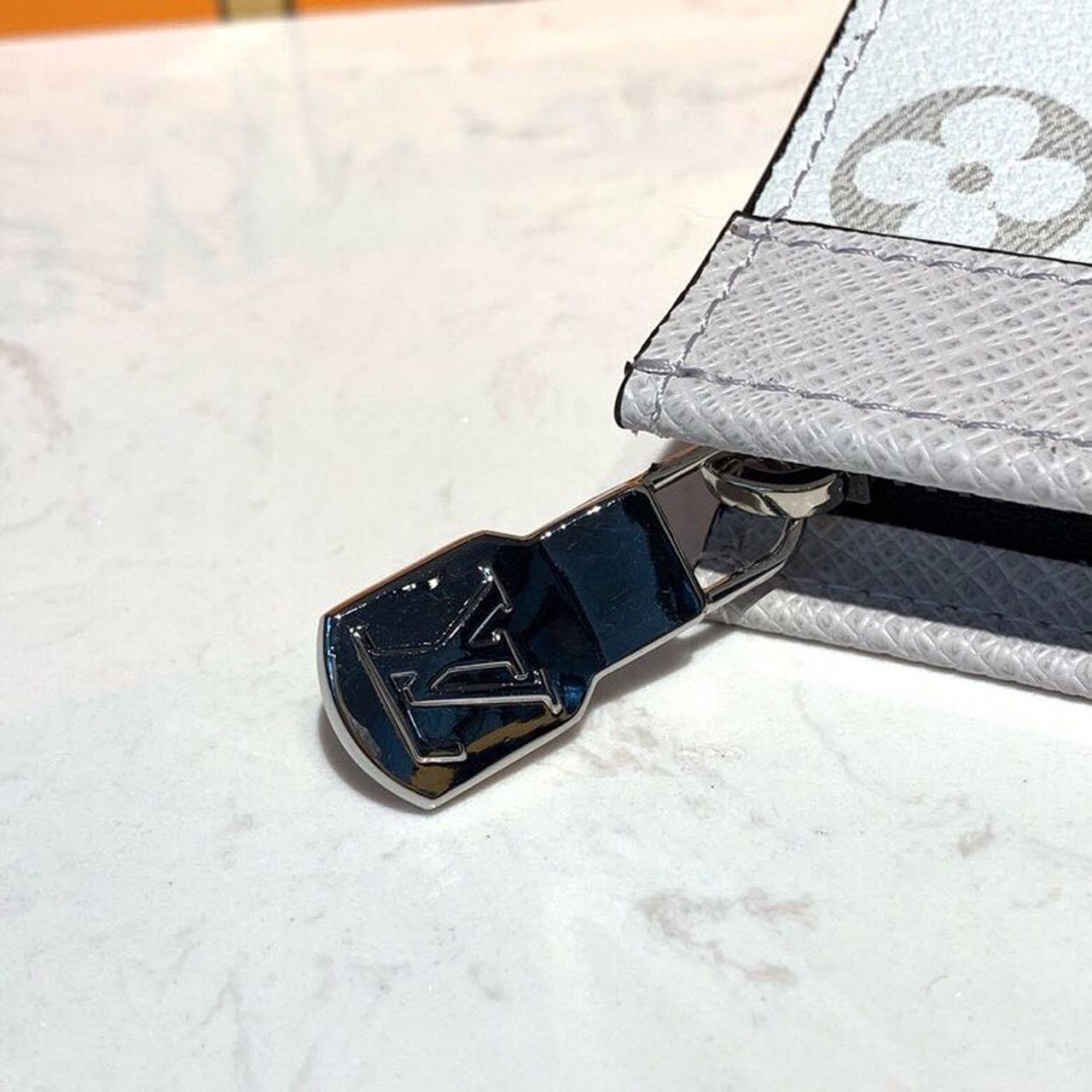 Top Quality Pochette Voyage MM Monogram Eclipse Canvas SiTop Qualityer For Men, Bags, Travel Bags 10.6in/27cm Top Quality