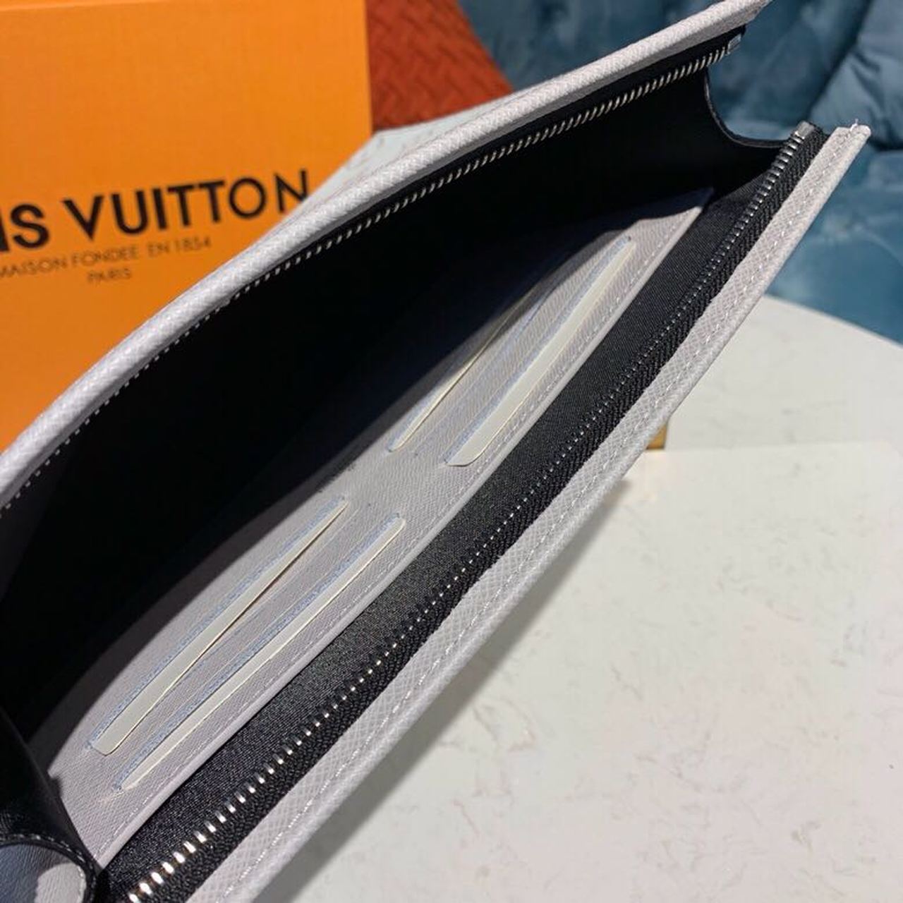 Top Quality Pochette Voyage MM Monogram Eclipse Canvas SiTop Qualityer For Men, Bags, Travel Bags 10.6in/27cm Top Quality