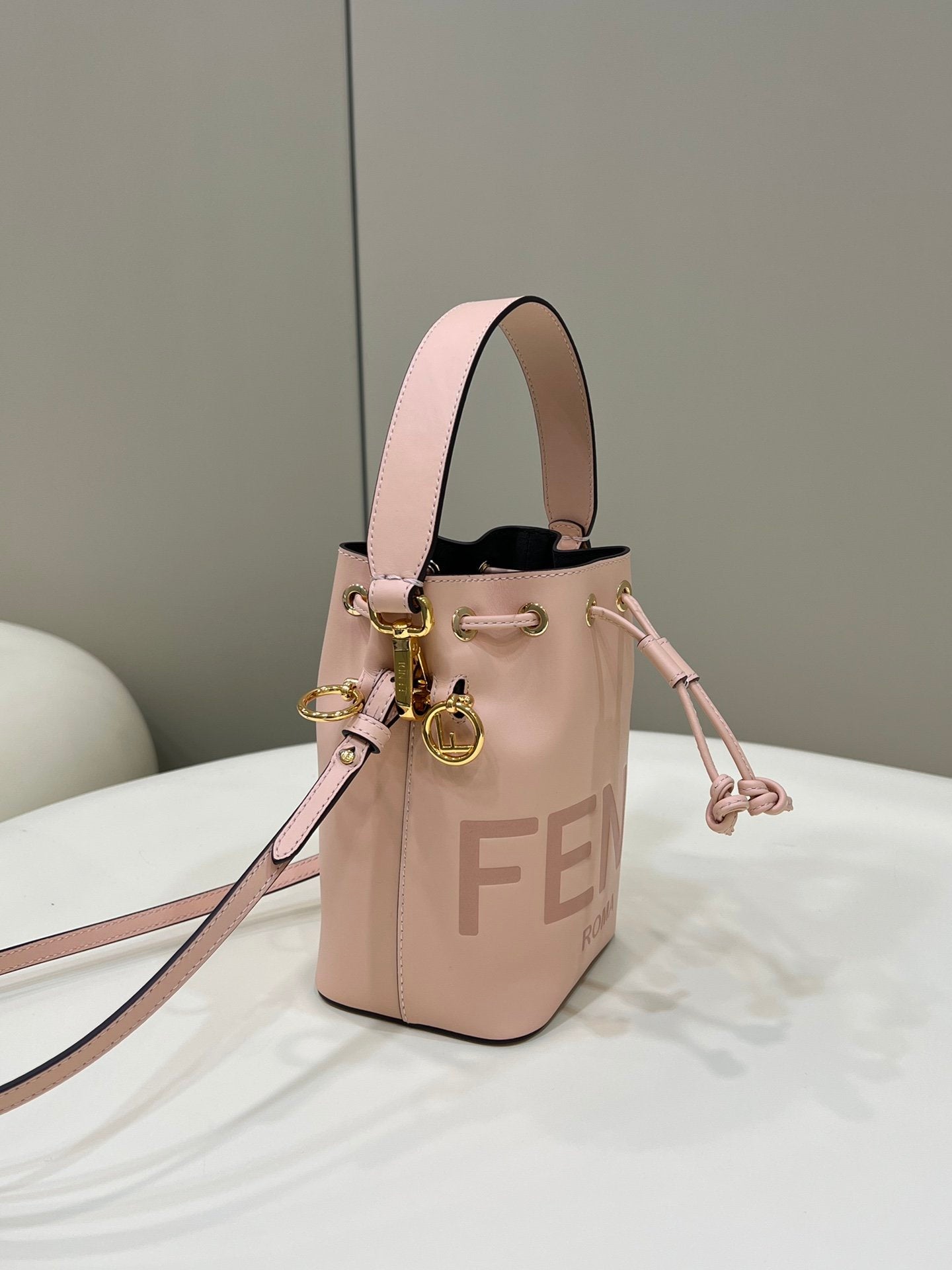 Top QualityTop Quality Mon Tresor Pale Pink For Women, Women’s Handbags, Shoulder And Crossbody Bags 7.1in/18cm FF 8BS010AC9LF14N1