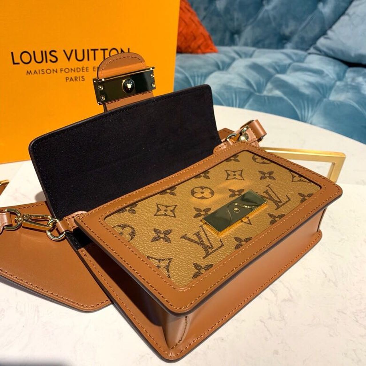 Top Quality Dauphine Bumbag Monogram And Monogram Reverse Canvas For Women, WoBelt Bags 7.5in/19cm Top Quality M44586