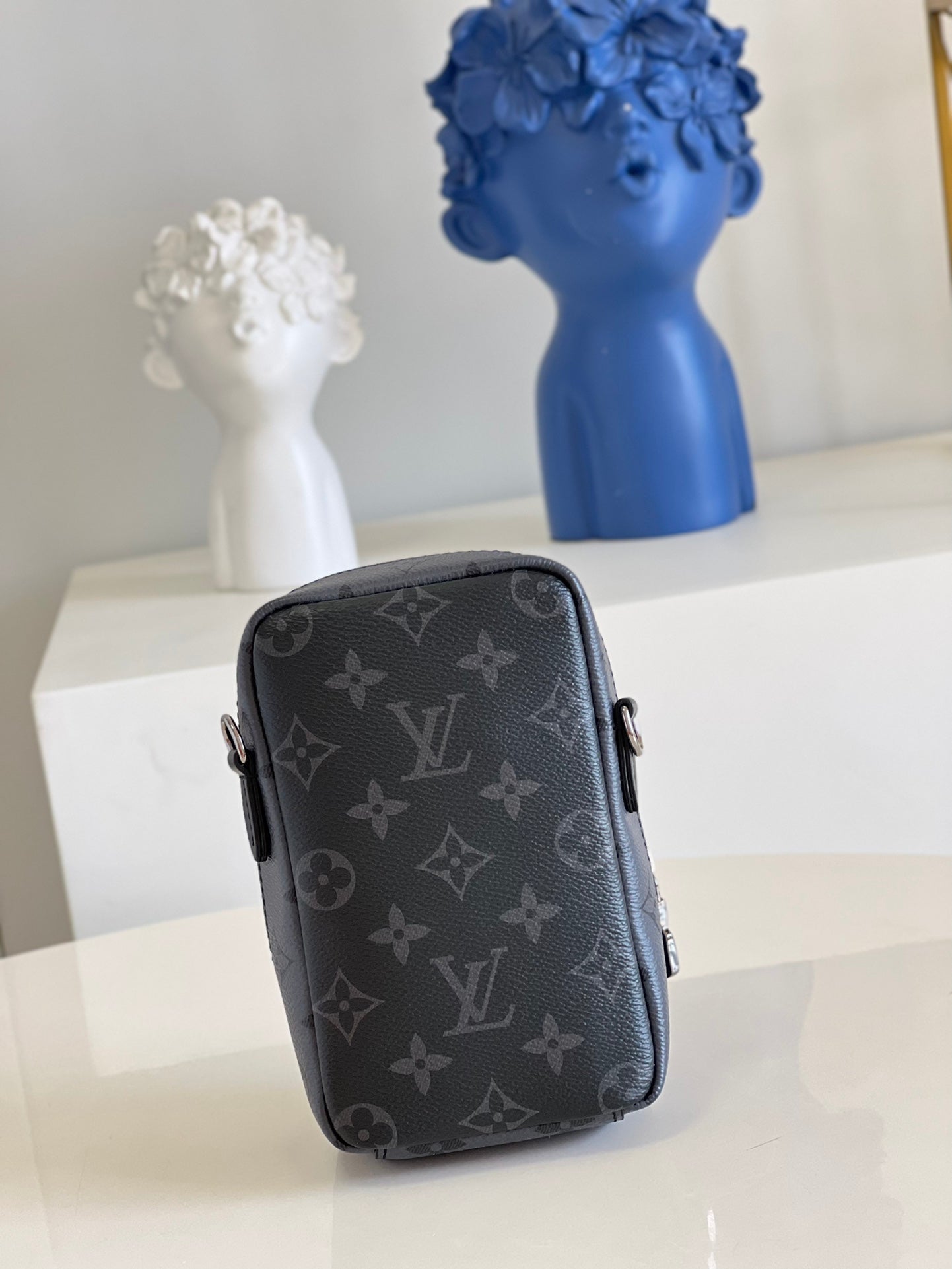 Top Quality Double Phone Pouch Monogram Eclipse Reverse Canvas For Men, Bags, Crossbody Bags 7.1in/18cm Top Quality M81321