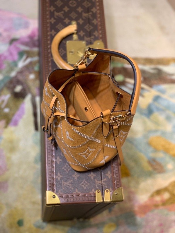Top Quality NeoNoe MM Bucket Bag Monogram Empreinte Arizona Brown For Women, Womens Handbags, Shoulder Bags 10.2in/26cm Top Quality M46029
