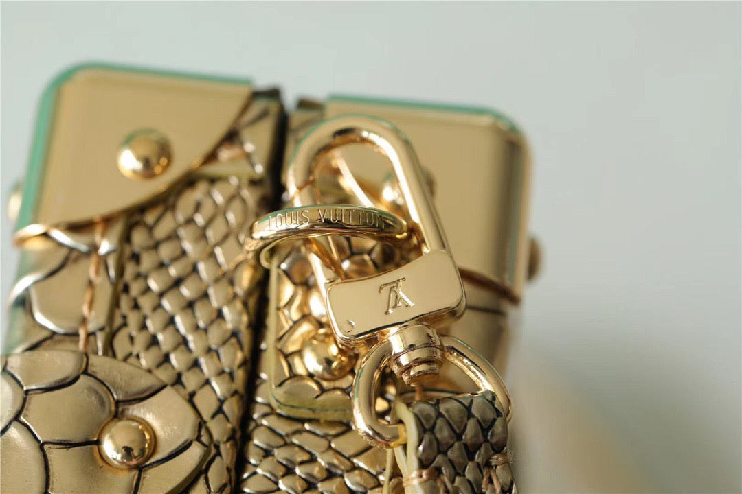 Top Quality Petite Malle High Shiny Alligator By Nicolas Ghesquiere Gold For Women,  Shoulder And Crossbody Bags 7.9in/20cm Top Quality 