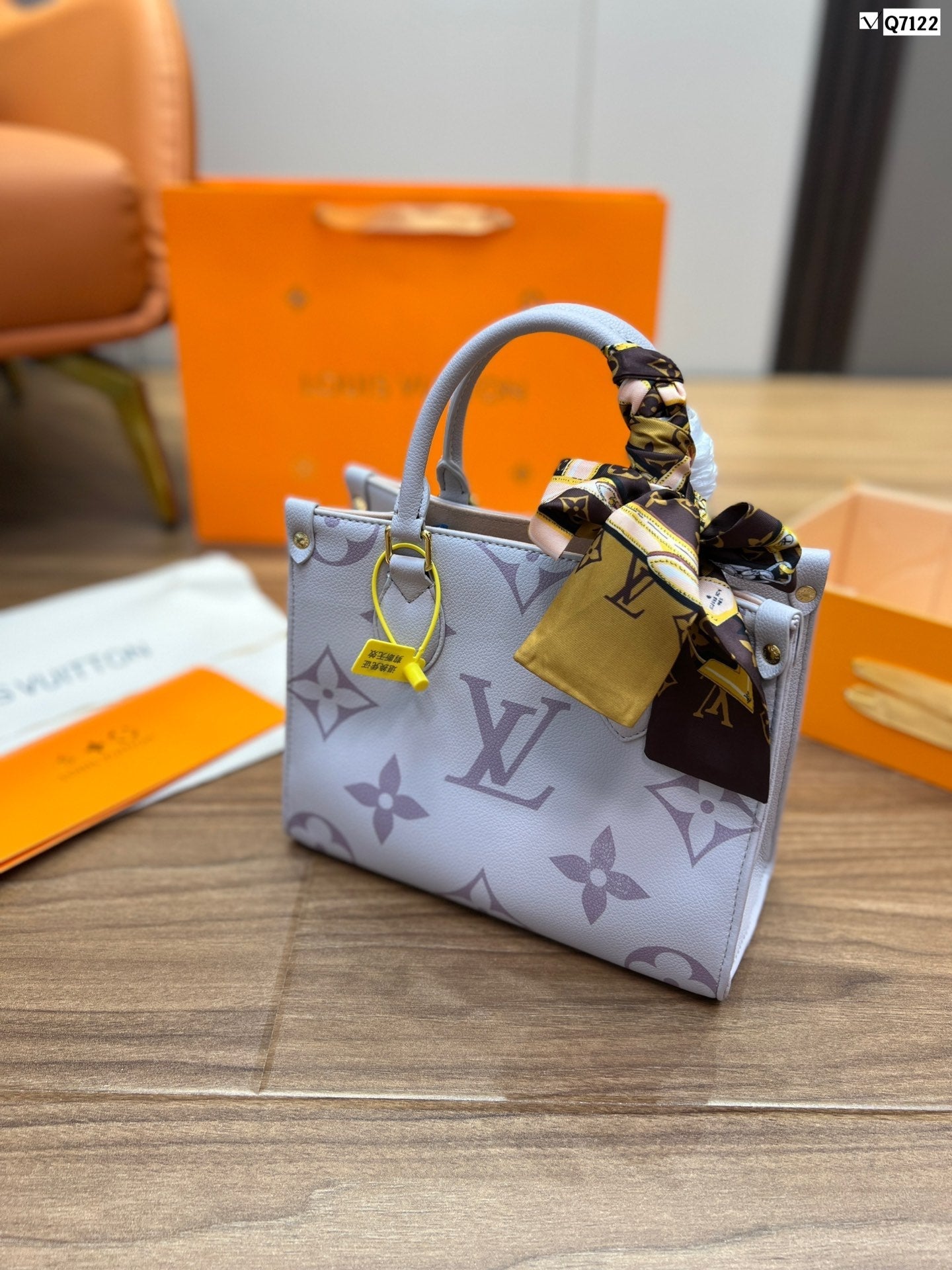 EN - New 1:1 rep Lux Bags LUV 534