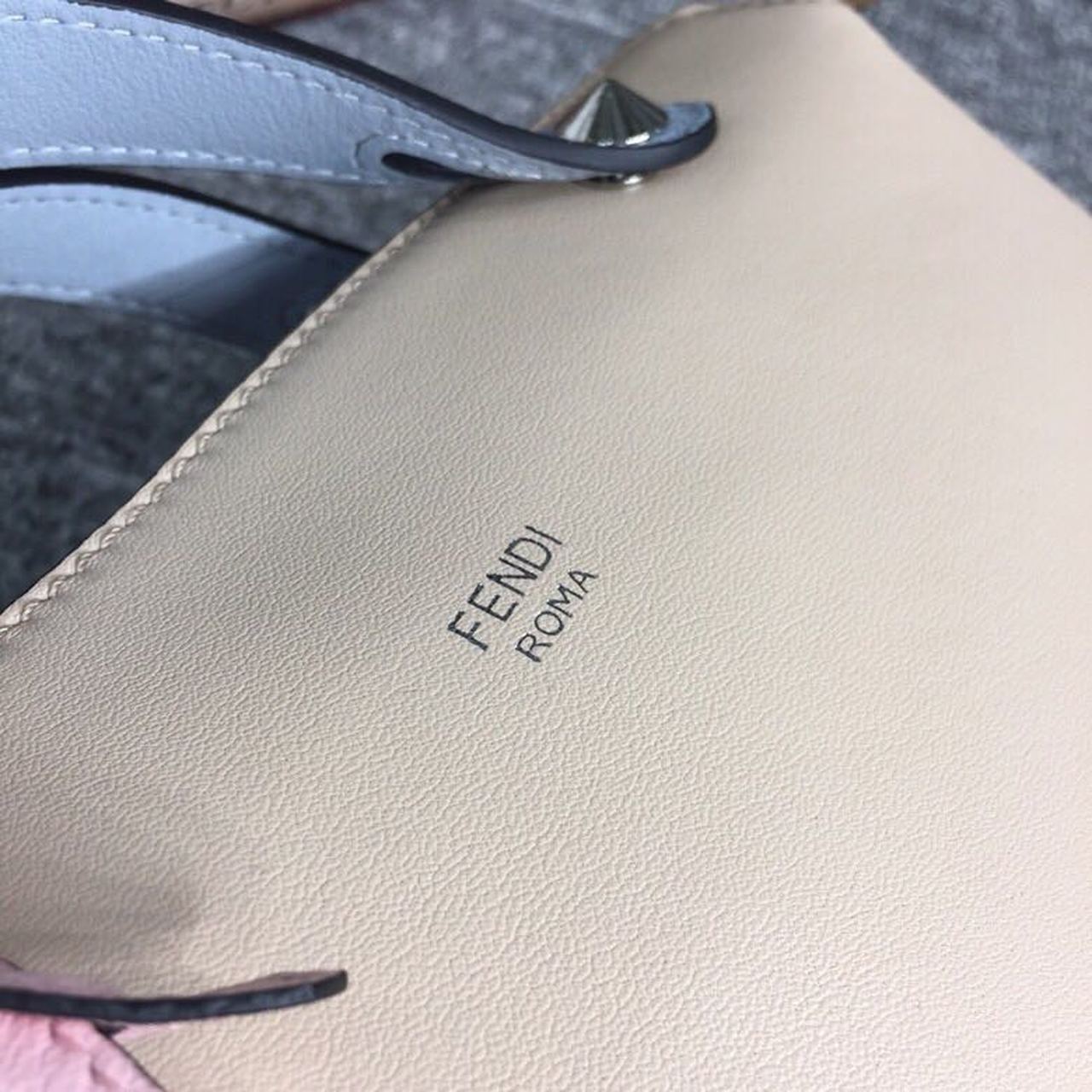 Top QualityTop Quality By The Way Medium Bag Beige For Women, Women’s Handbags, Shoulder And Crossbody Bags 10in/27cm FF 8BL1461