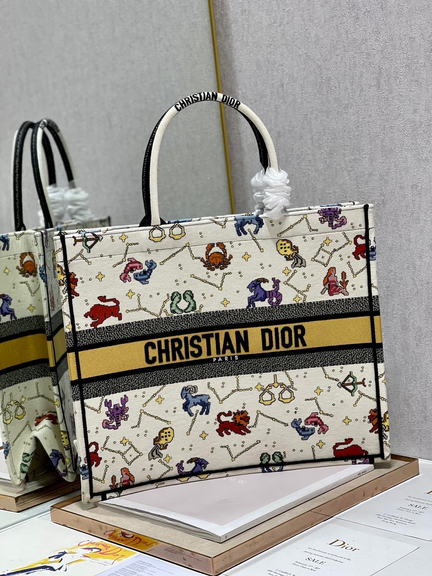 Top Quality Large Book Tote White, For Women, Womens Handbags 16.5in/42cm CD M1286ZRTY_M941