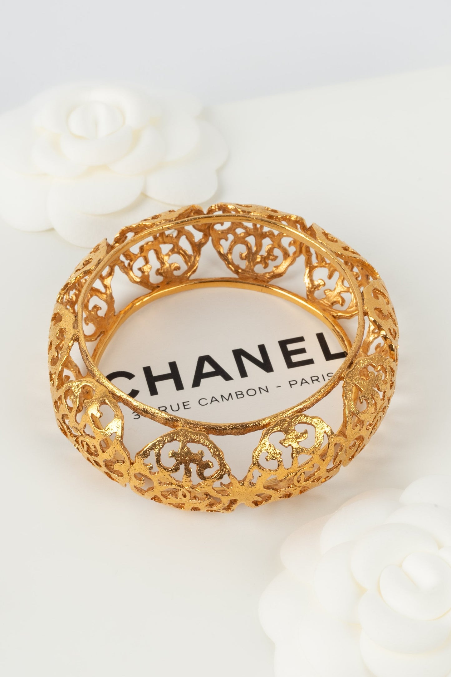 Bracelet doré Chanel