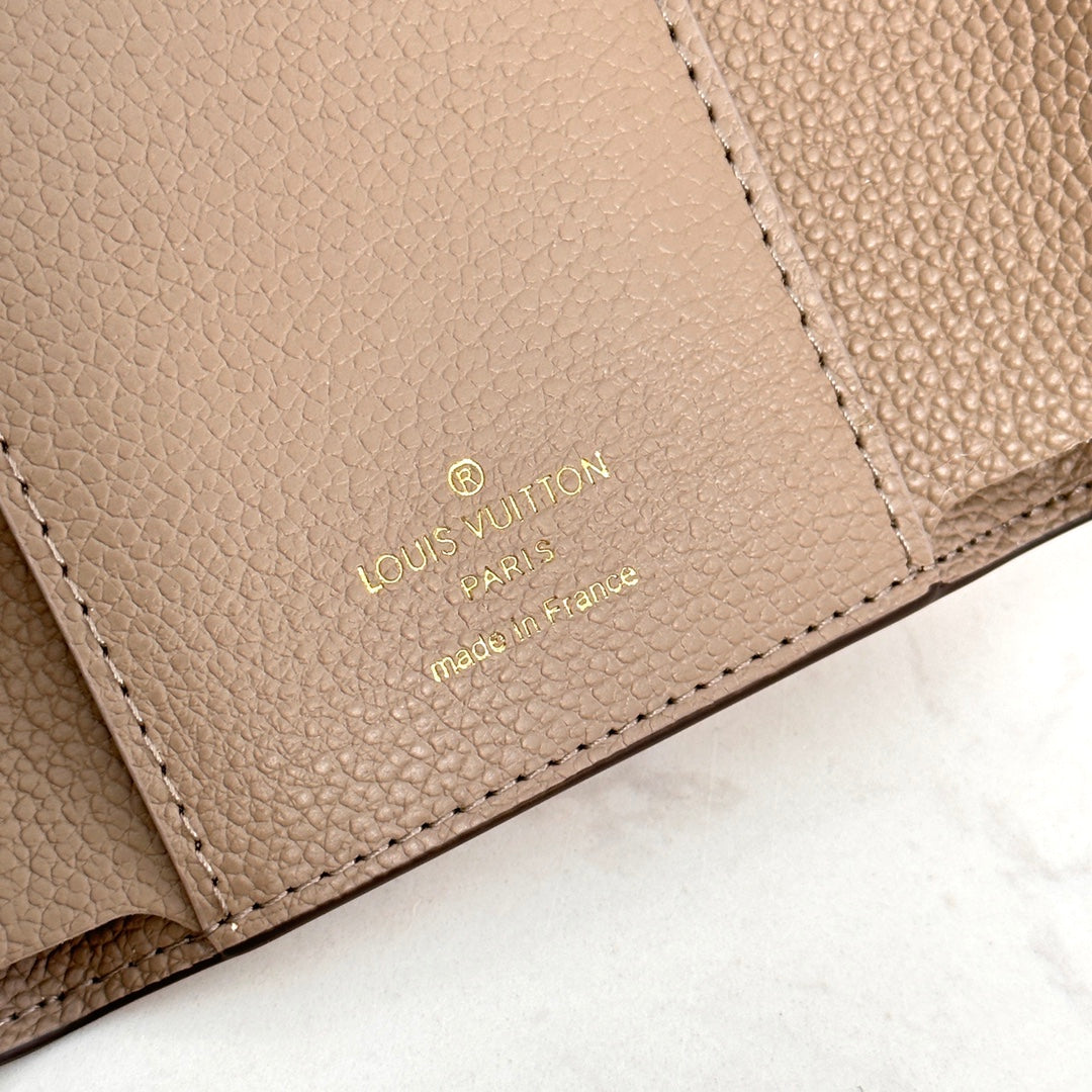 EN - New 1:1 rep  Wallet LUV 136