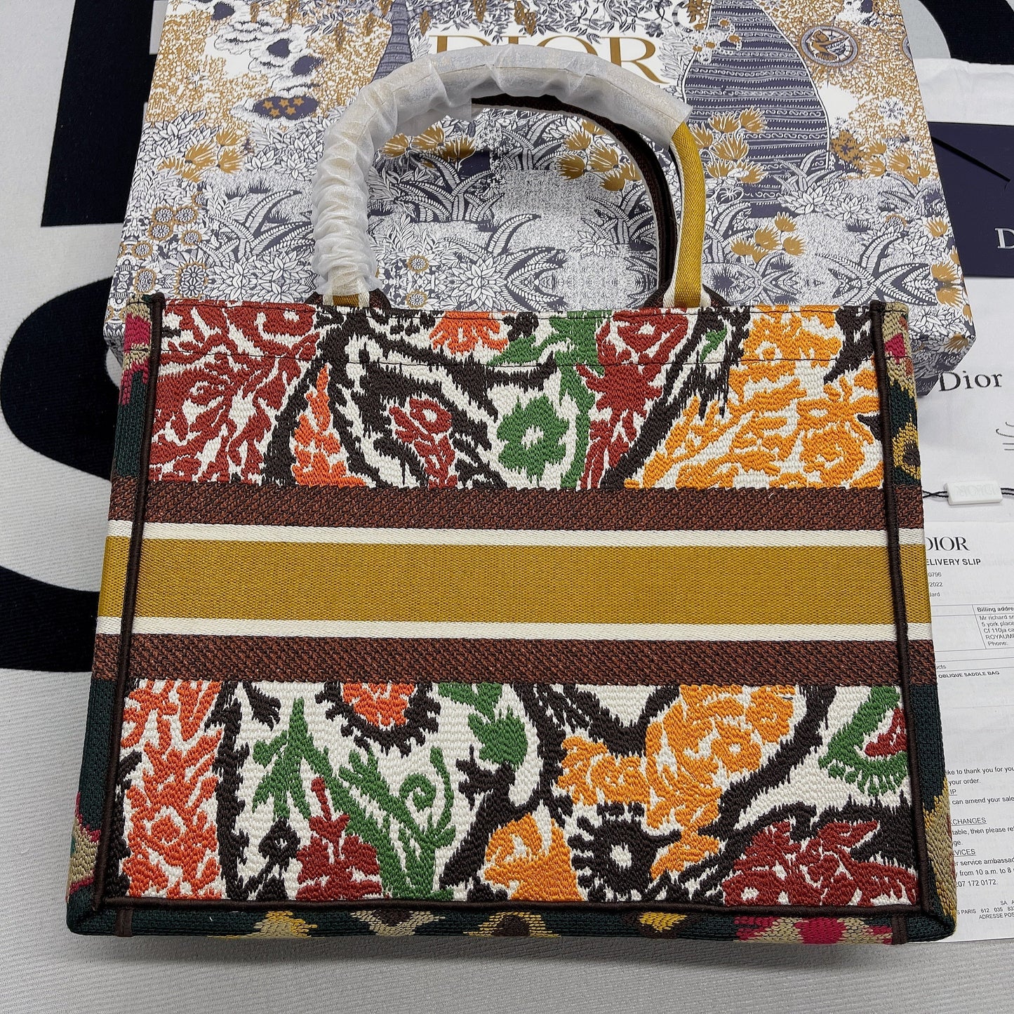 Top Quality MeTop Qualityum Book Tote Yellow Multicolor , For Women, Womens Handbags 14in/36cm CD