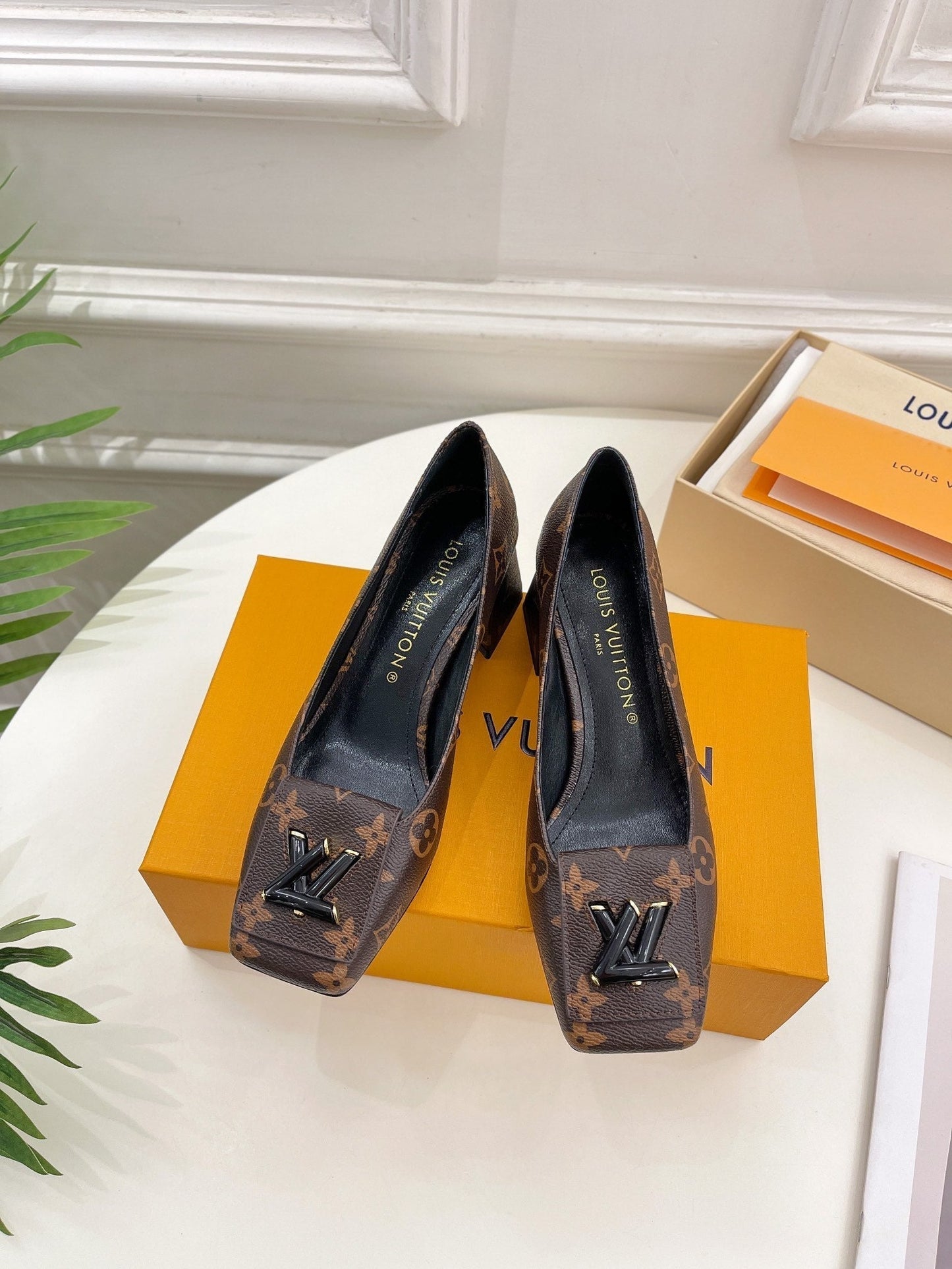 New 1:1 rep LUV High Heel Shoes 033