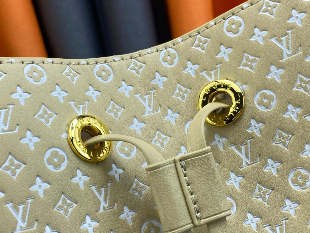 EN - Luxury Bags LUV 872