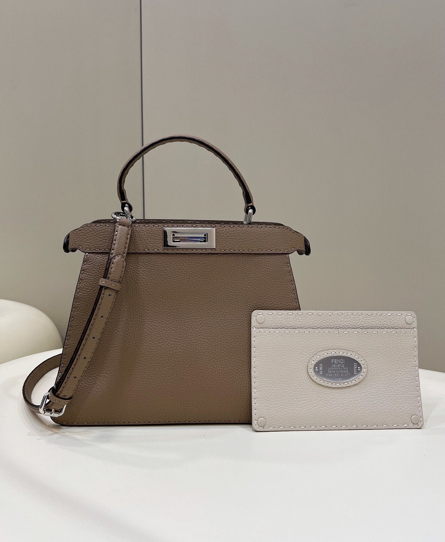 Top QualityTop Quality Peekaboo ISeeU Medium Brown For Women, Women’s Handbags, Shoulder Bags 13.1in/33.5cm FF