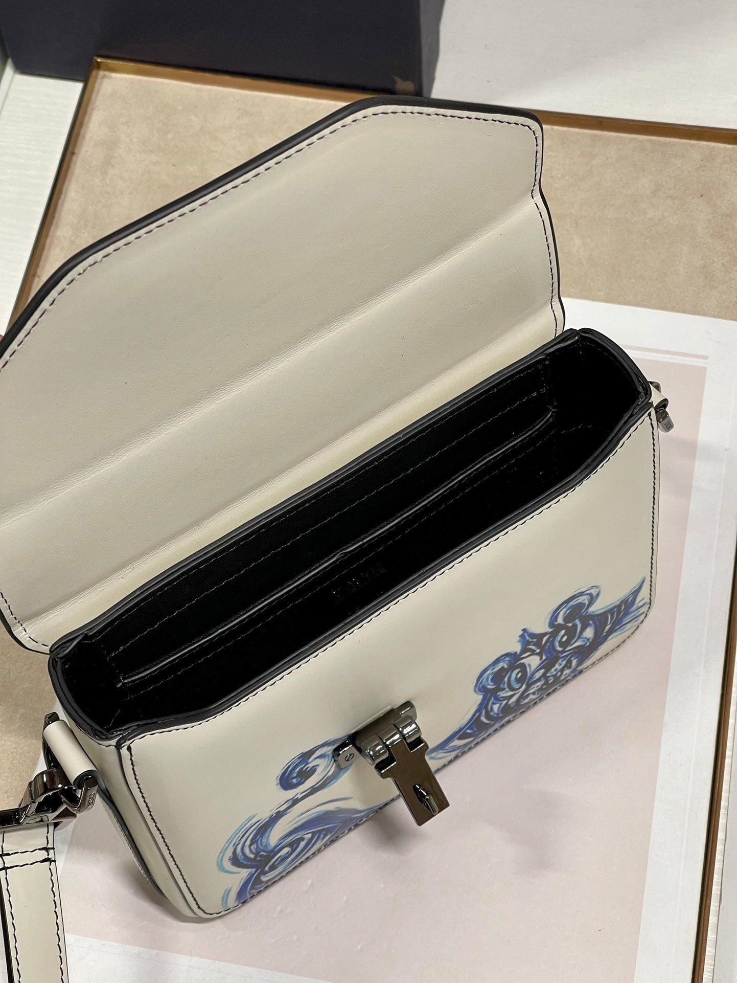 Top Quality Lock Handbag White For Women 7.5in/19cm CD