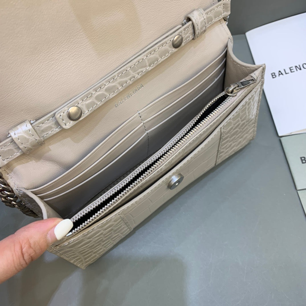 Top Quality Hourglass Wallet On Chain in Beige, For Women,  Bags 7.6in/19cm