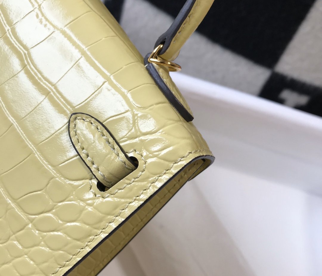 Top Quality Kelly Cream For Women Gold Toned Hardware 7.8in/20cm