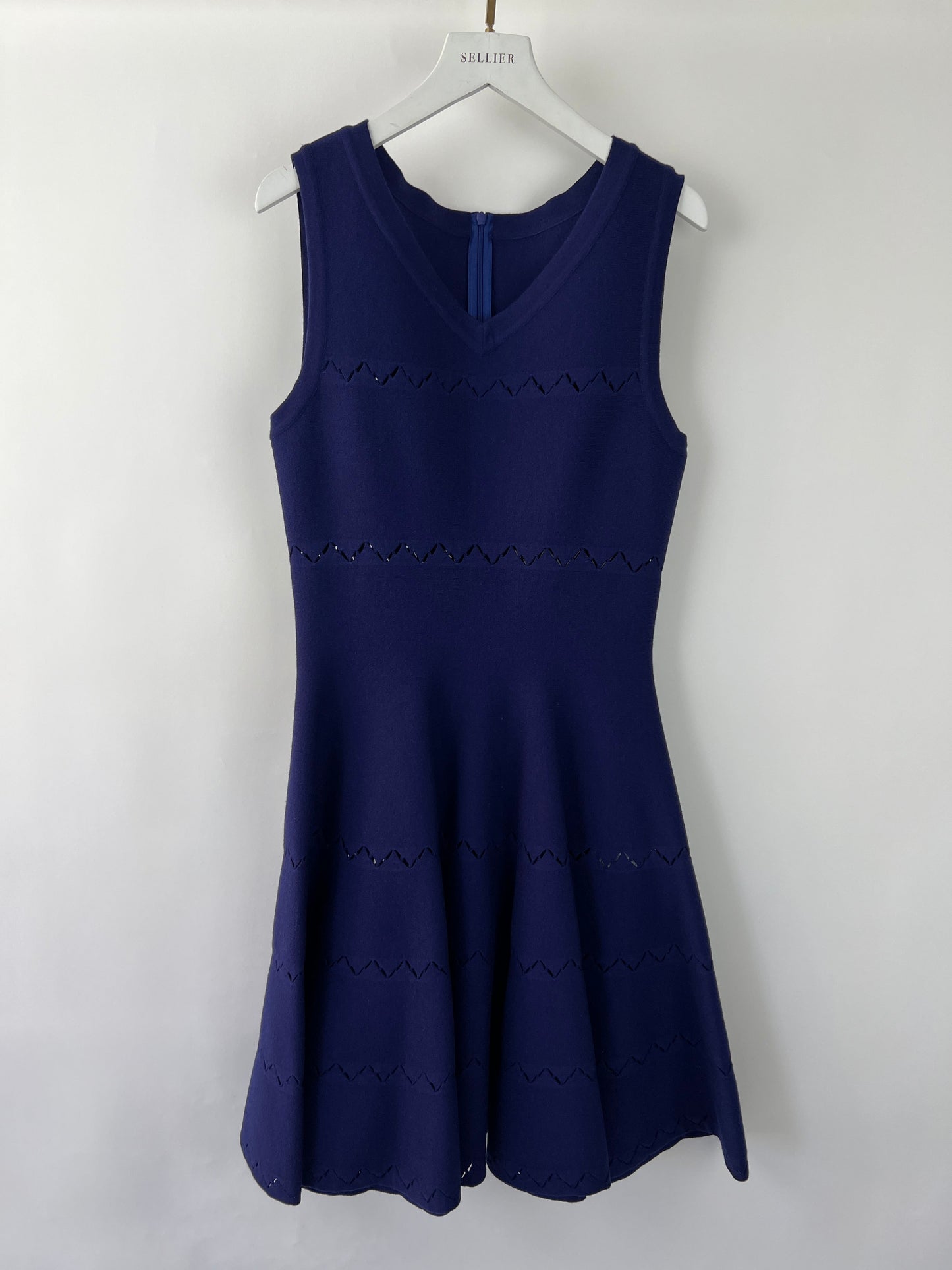 Ala•a Navy Sleeveless Knit A-Line Dress with V-Neckline and Zig-Zag Detail Size FR 42 (UK 14)