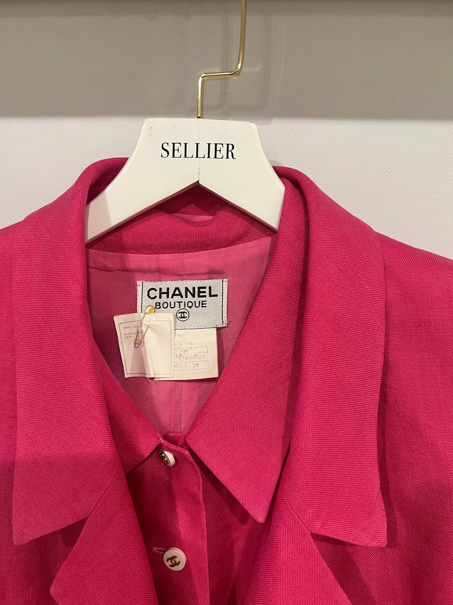 Chanel 95/P   Barbie Pink Linen Mini Dress and Cropped Jacket Set with Gold CC Logo Buttons Size FR 38 (UK 10)