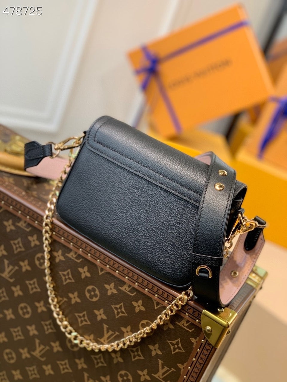 Top Quality Lockme Tender Black For Women,  Shoulder And Crossbody Bags 7.5in/19cm M58557