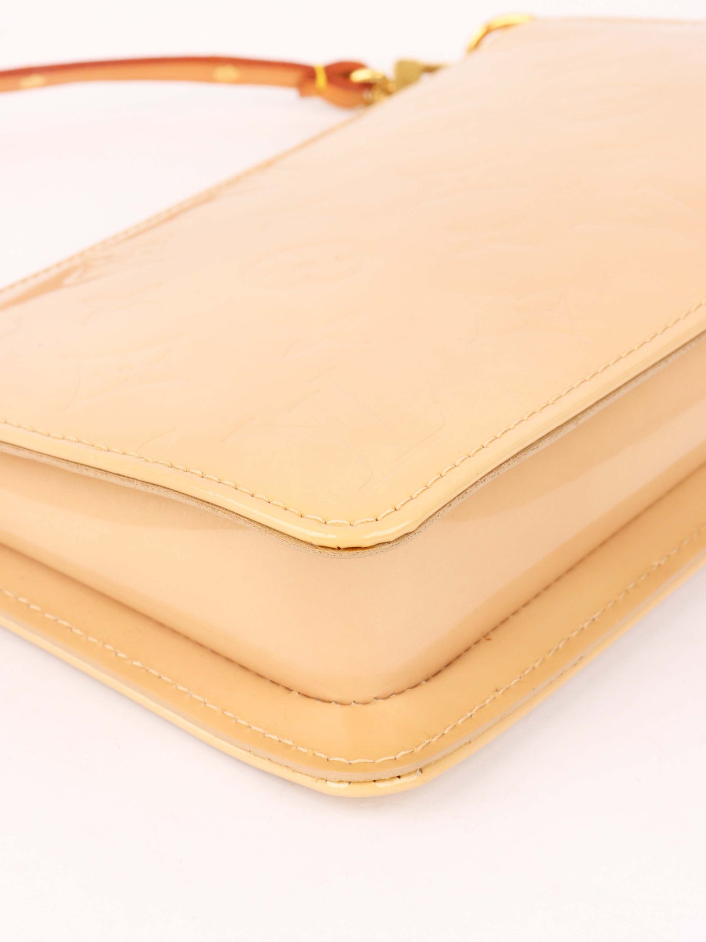 Louis Vuitton Beige Monogram Vernis Lexington Pochette.
