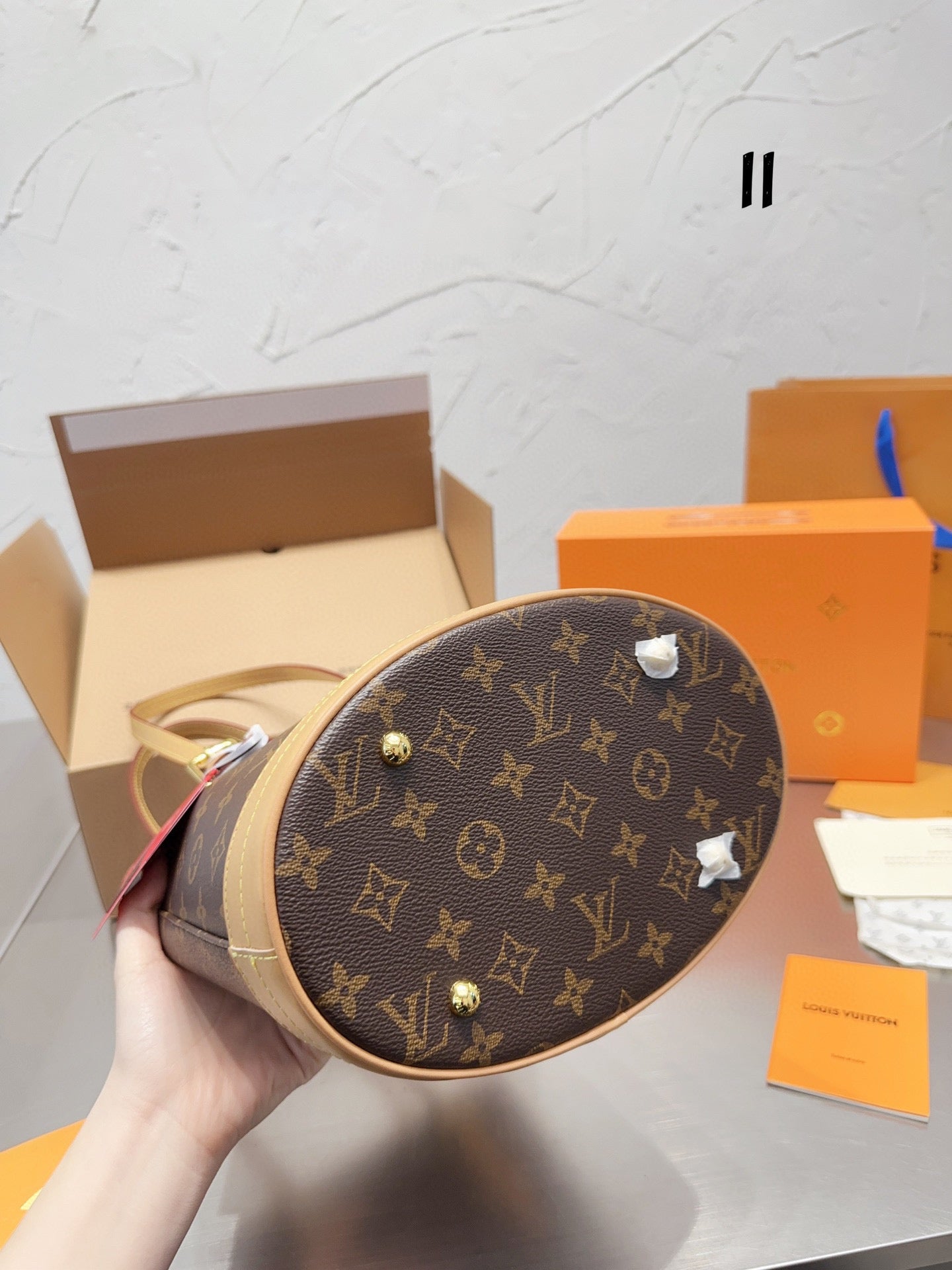 New 1:1 rep Lux Bags LUV 895