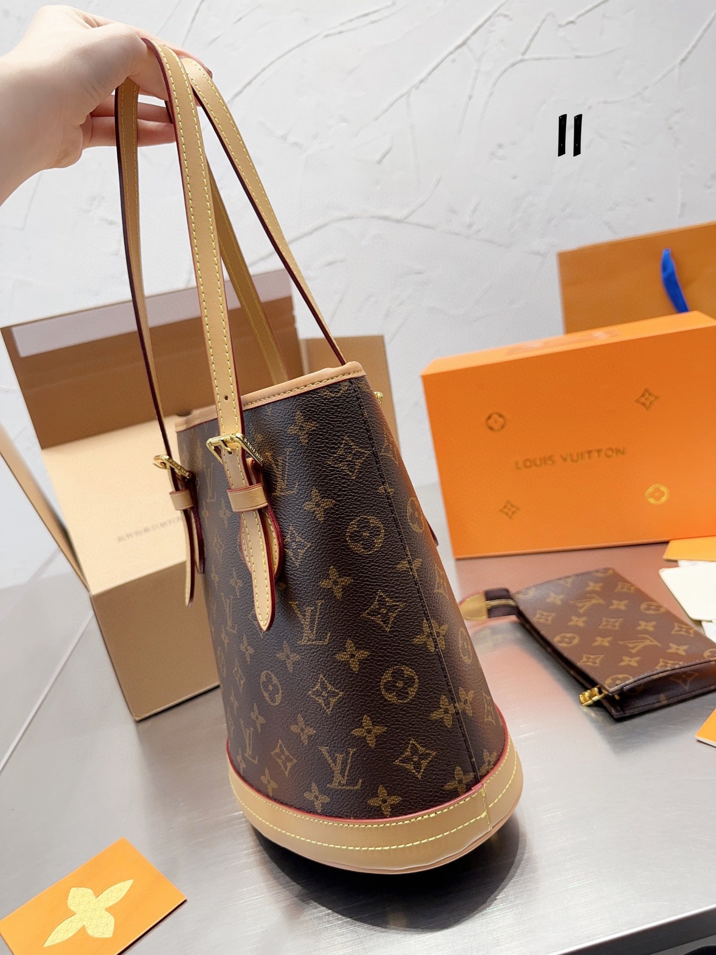 New 1:1 rep Lux Bags LUV 895