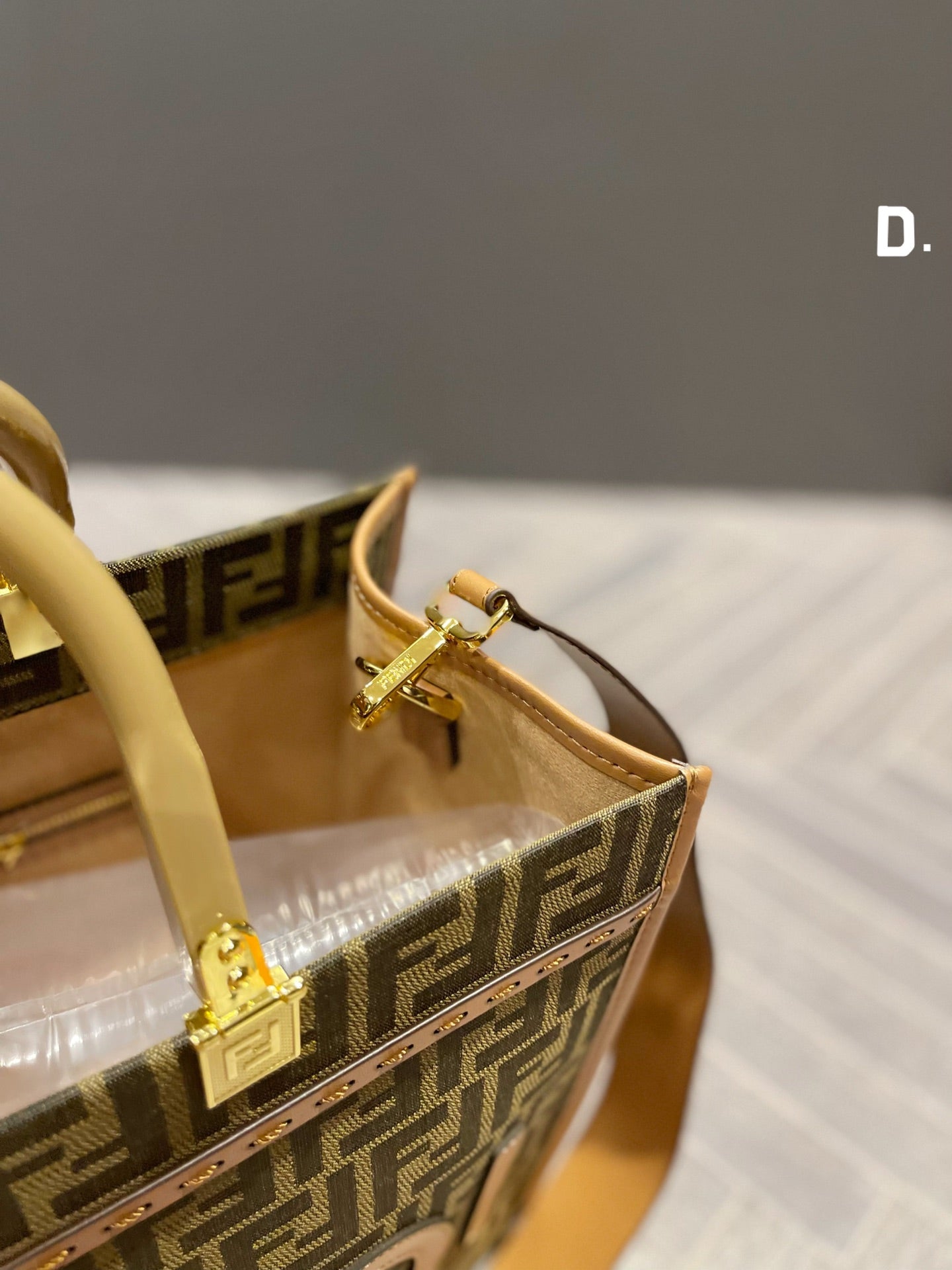 EN - New 1:1 rep Lux Bags FEI 273