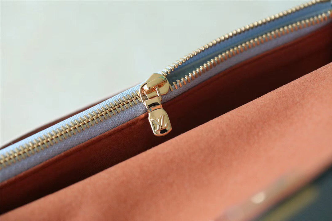 Top Quality Mylockme Chain Pochette Bleu Nuage Blue For Women,  Shoulder and Crossbody Bags 7.5in/19cm Top Quality M81436