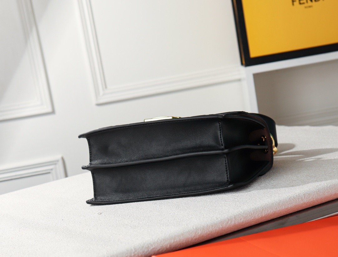 EN - New 1:1 rep  Bags FEI 070