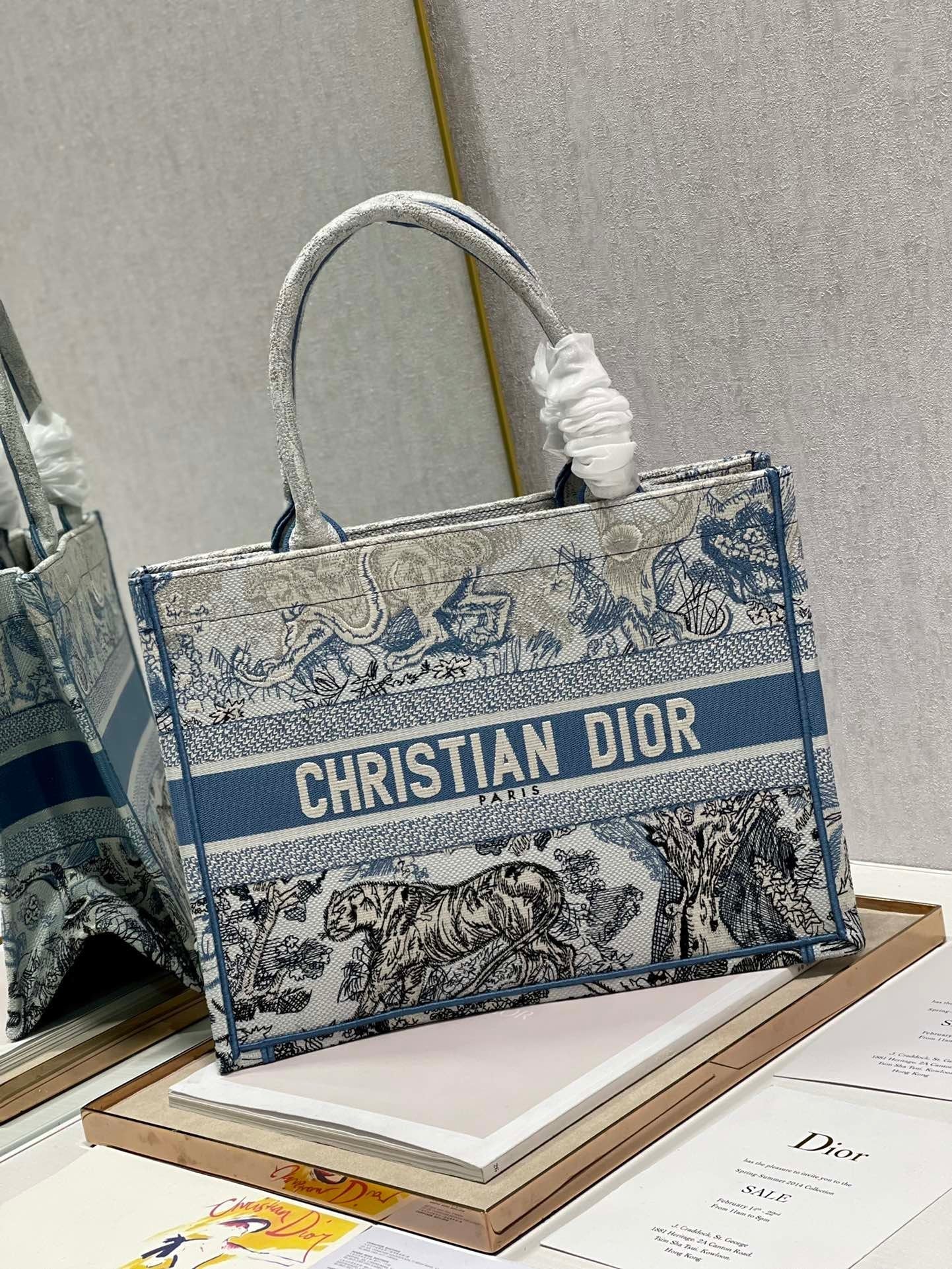 Top Quality MeTop Qualityum Book Tote Blue Toile de Jouy Reverse Embroidery, Blue, For Women Womens Handbags, Shoulder Bags, 36cm CD M1296ZRGO_M928