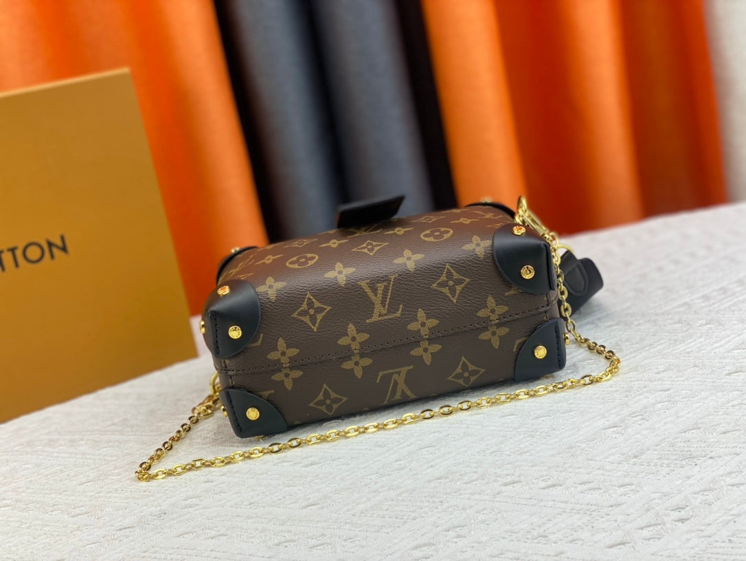 EN - New 1:1 rep  Bags LUV 662
