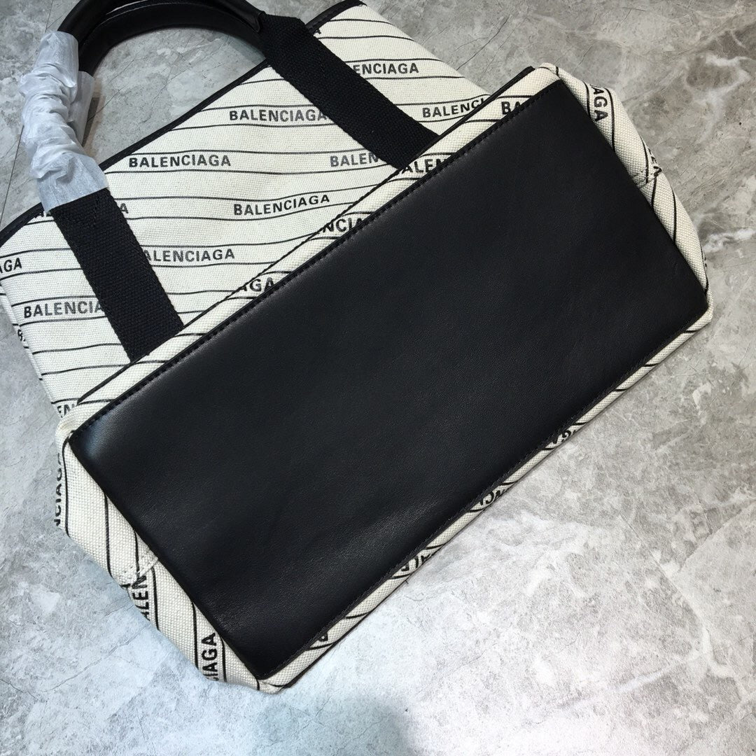 Top Quality Navy MeTop Qualityum Cabas Tote Bag In White, For Women,  Bags 14.1in/36cm