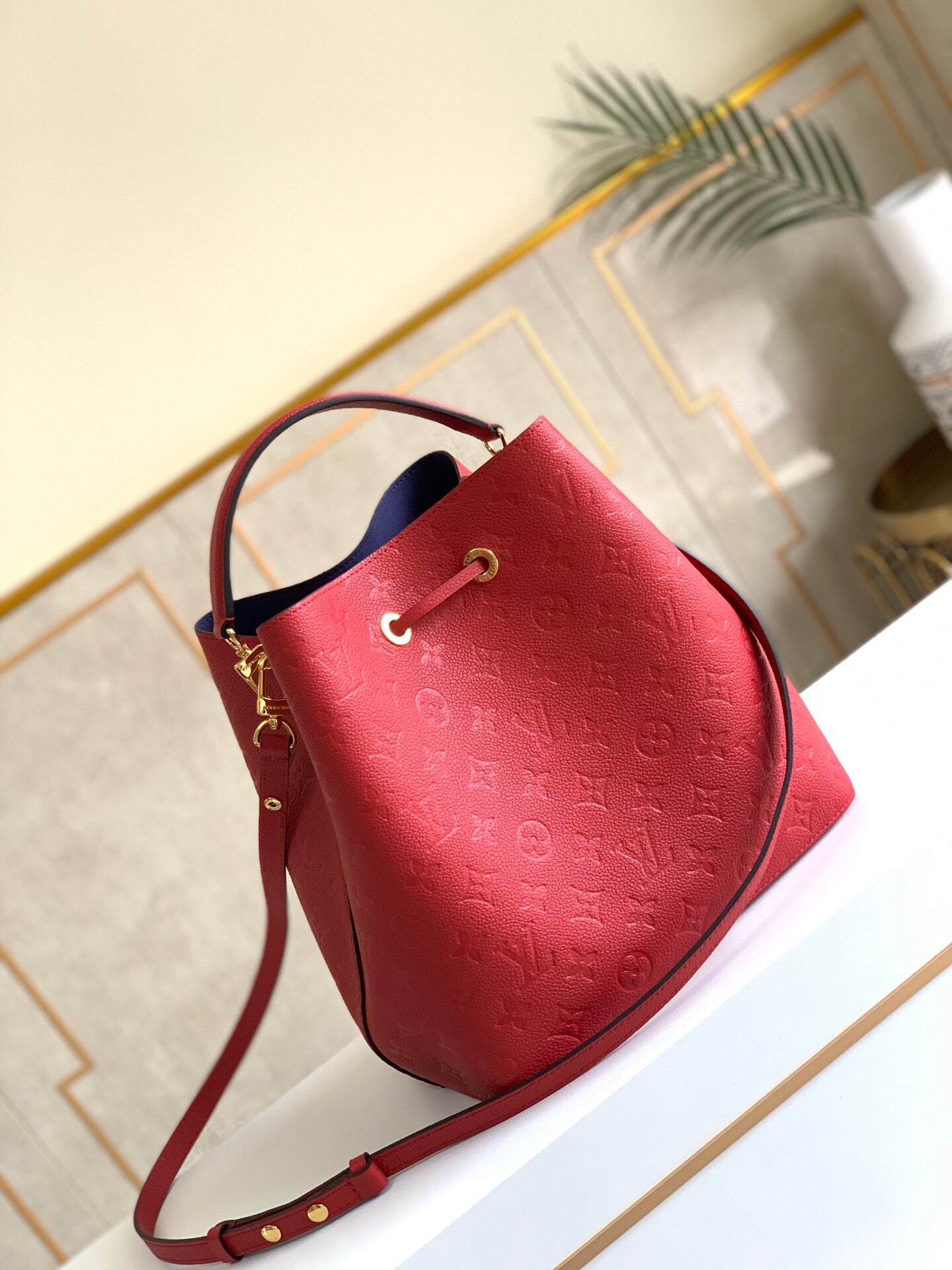 Top Quality NeoNoe MM Bucket Bag Monogram Empreinte Red For Women, Womens Bags, Shoulder Bags 10.2in/26cm Top Quality