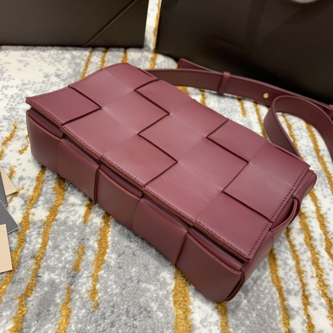 Top Quality Cassette Bag For Women 9.1in/23cm In Dark Red 578004VMAY16206
